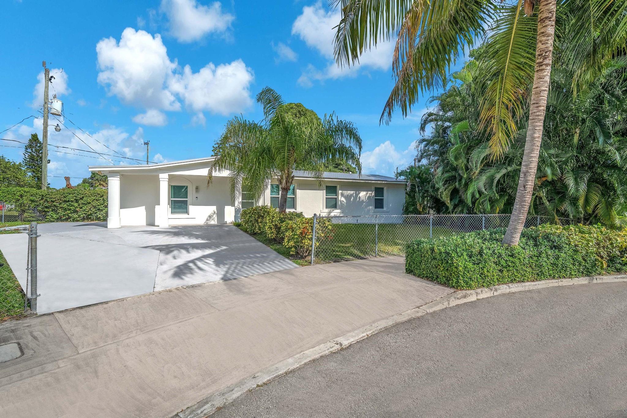 Photo for 3308 El Vedado Court, West Palm Beach, FL 33405 - listing #FX-10539571 3308 El Vedado Court, West Palm Beach, FL 33405