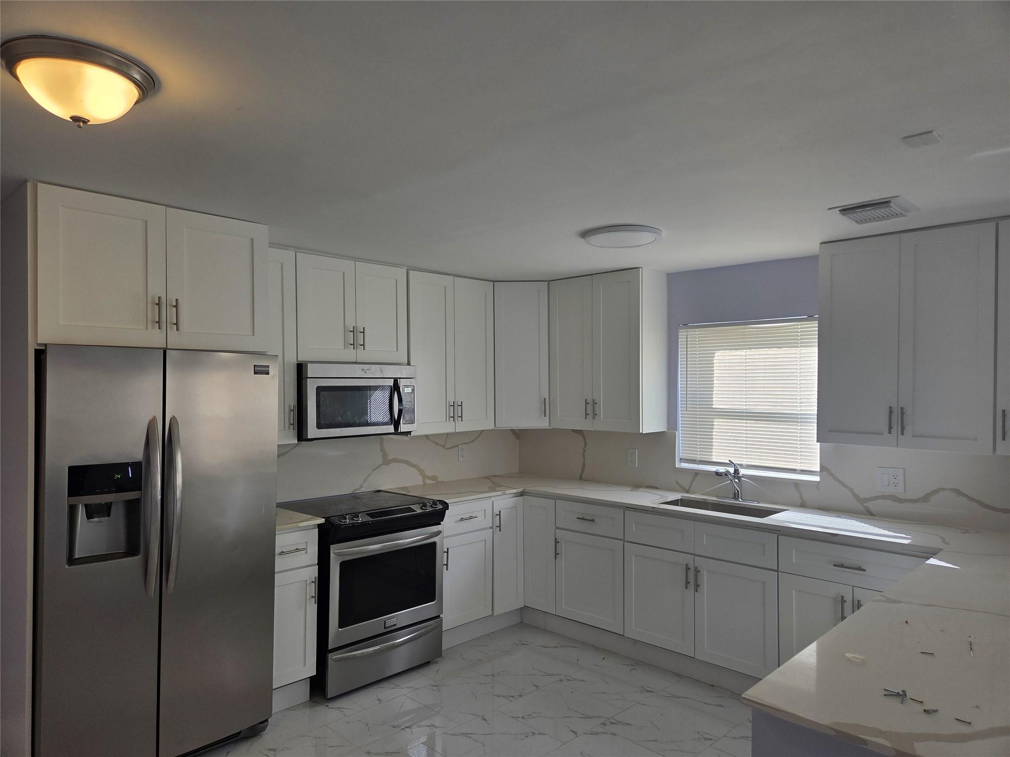 Photo for 7925 SW 9th Street, 7925 7925, North Lauderdale, FL 33068 - listing #FX-10538229 7925 SW 9th Street, 7925 7925, North Lauderdale, FL 33068