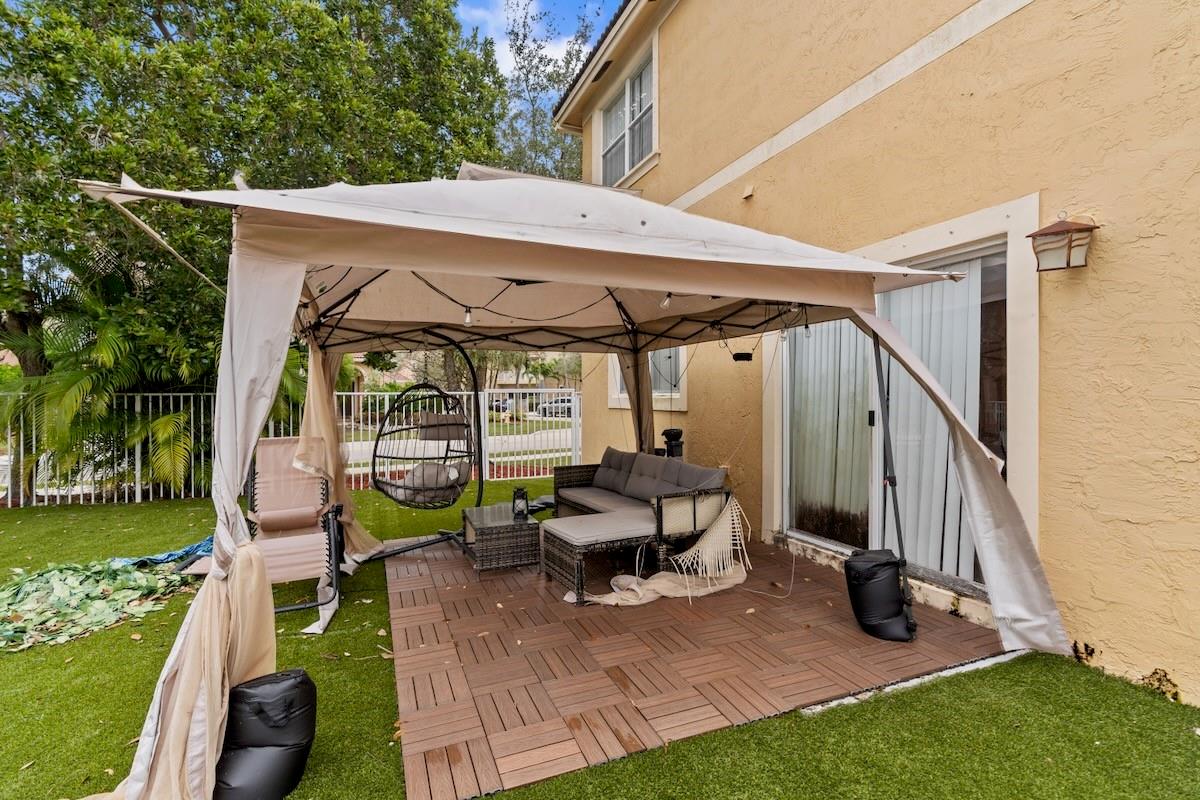 904 NW 126th Avenue, Coral Springs, FL 33071