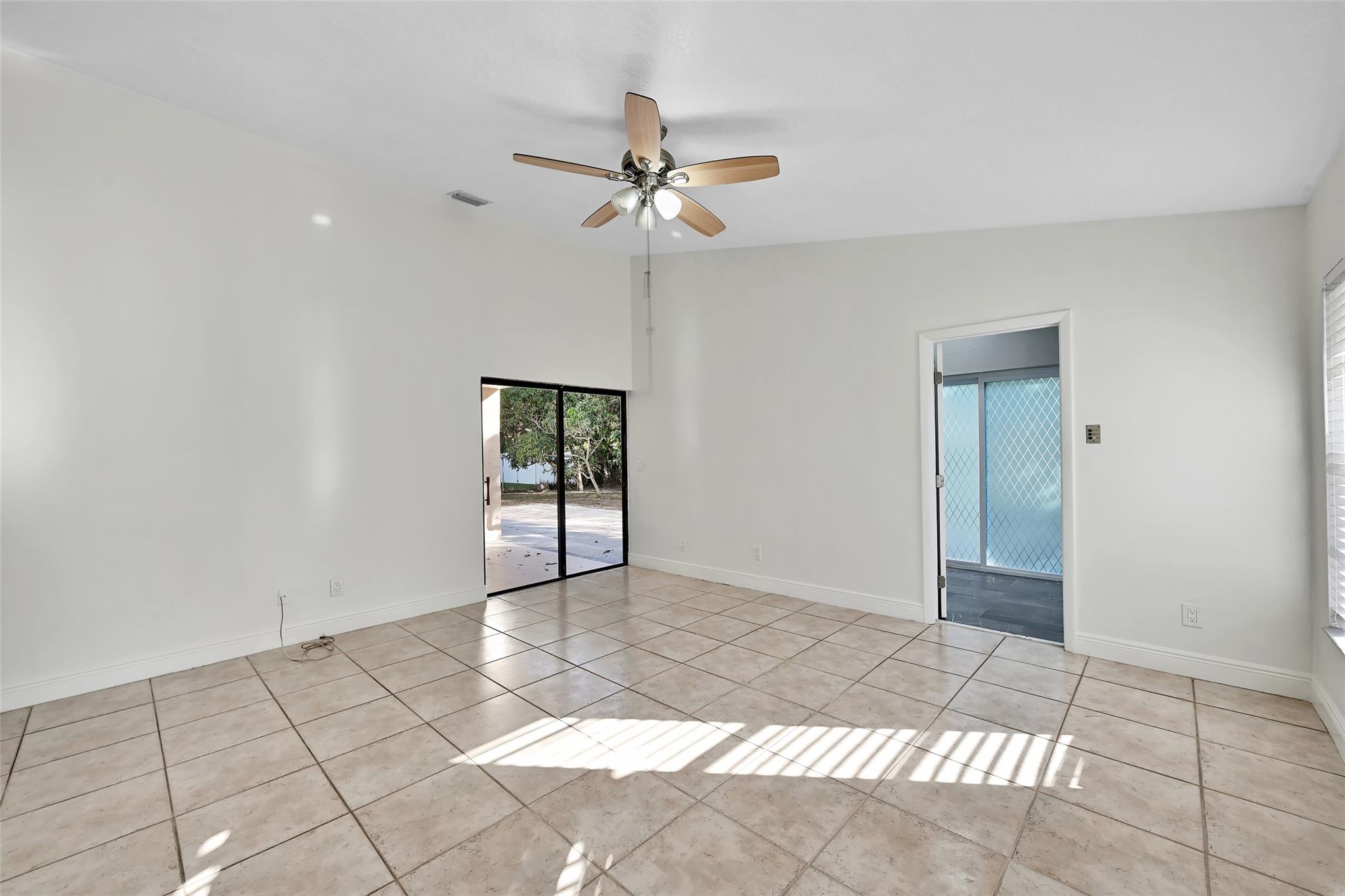 11136 NW 1st Place, Coral Springs, FL 33071