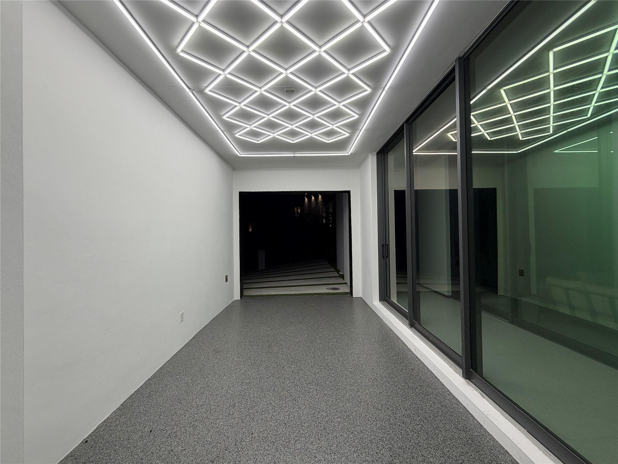 2880 NE 28th Street, Fort Lauderdale, FL 33306