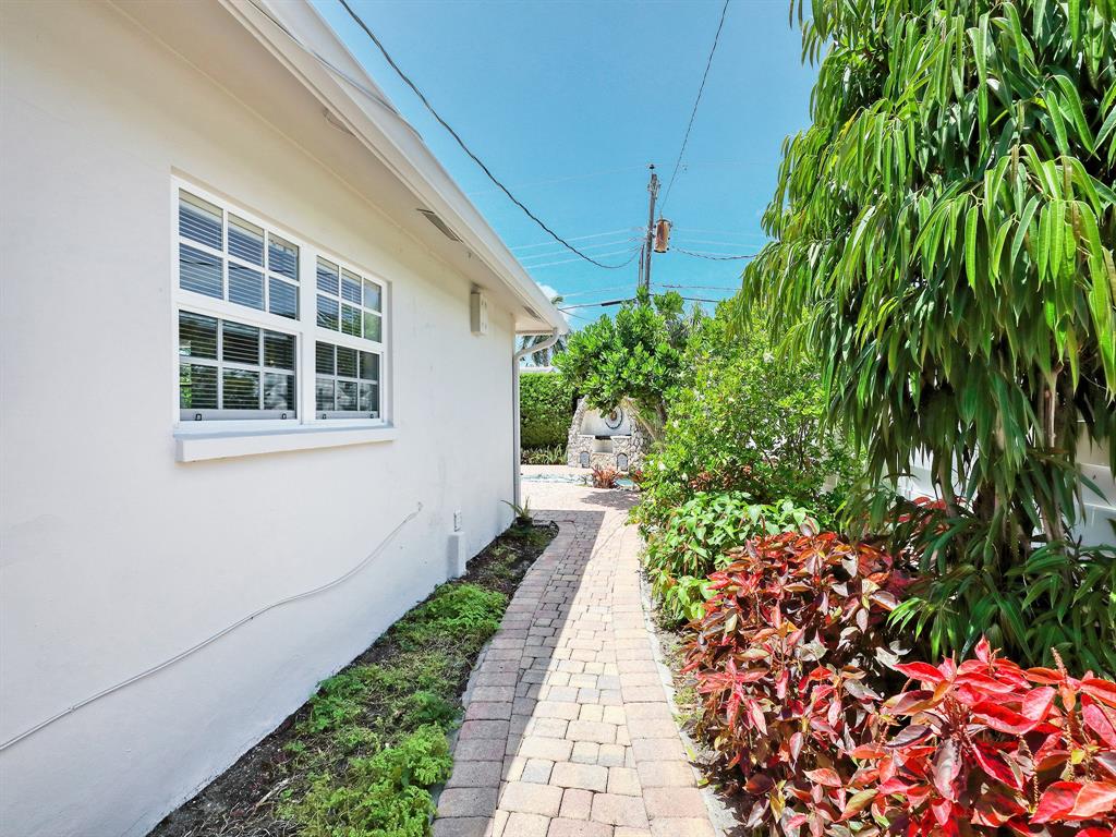 Photo for 4031 NE 17th Terrace, Oakland Park, FL 33334 - Listing #FX-10437186 4031 NE 17th Terrace, Oakland Park, FL 33334