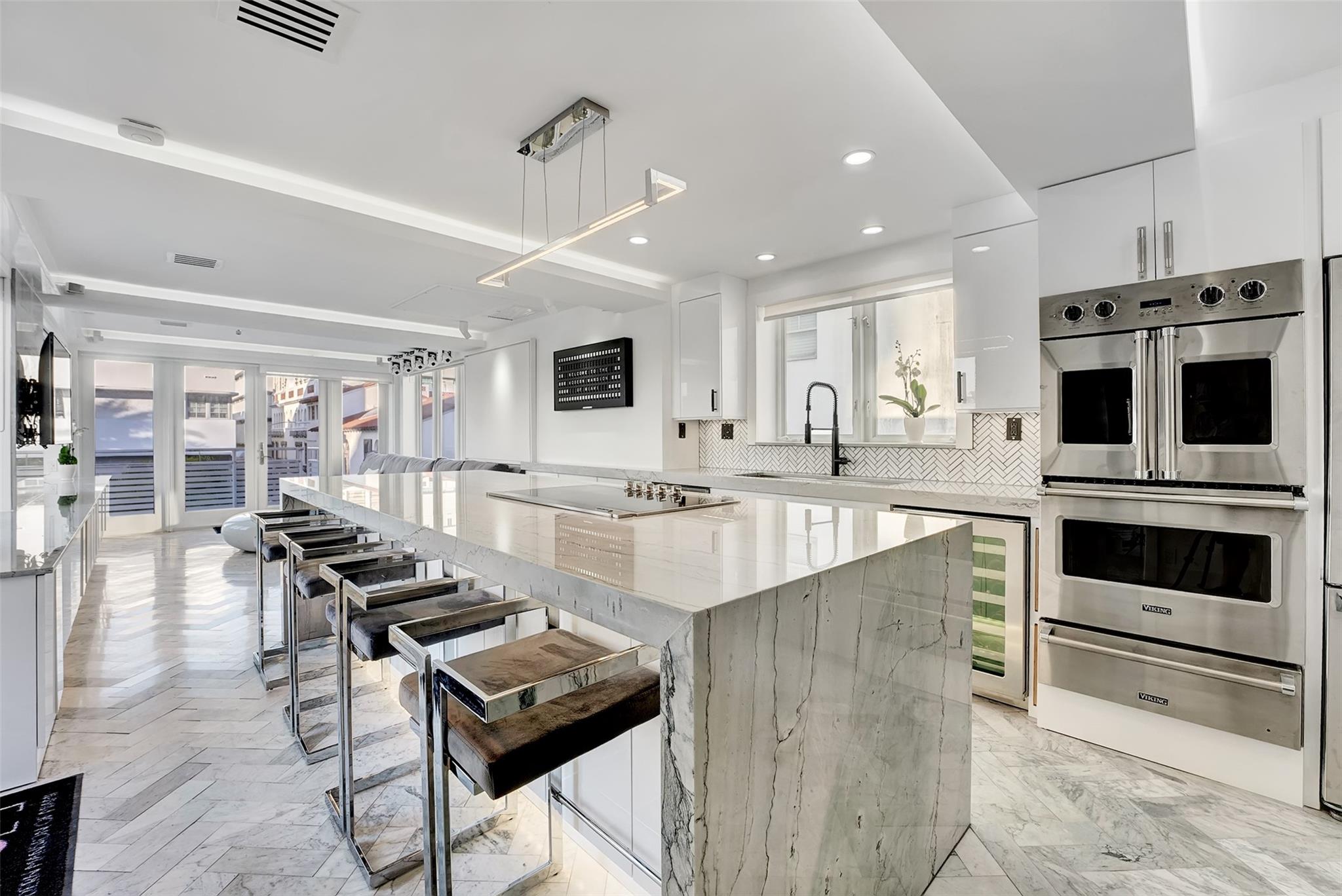 124 11th Street, Miami Beach, FL 33139