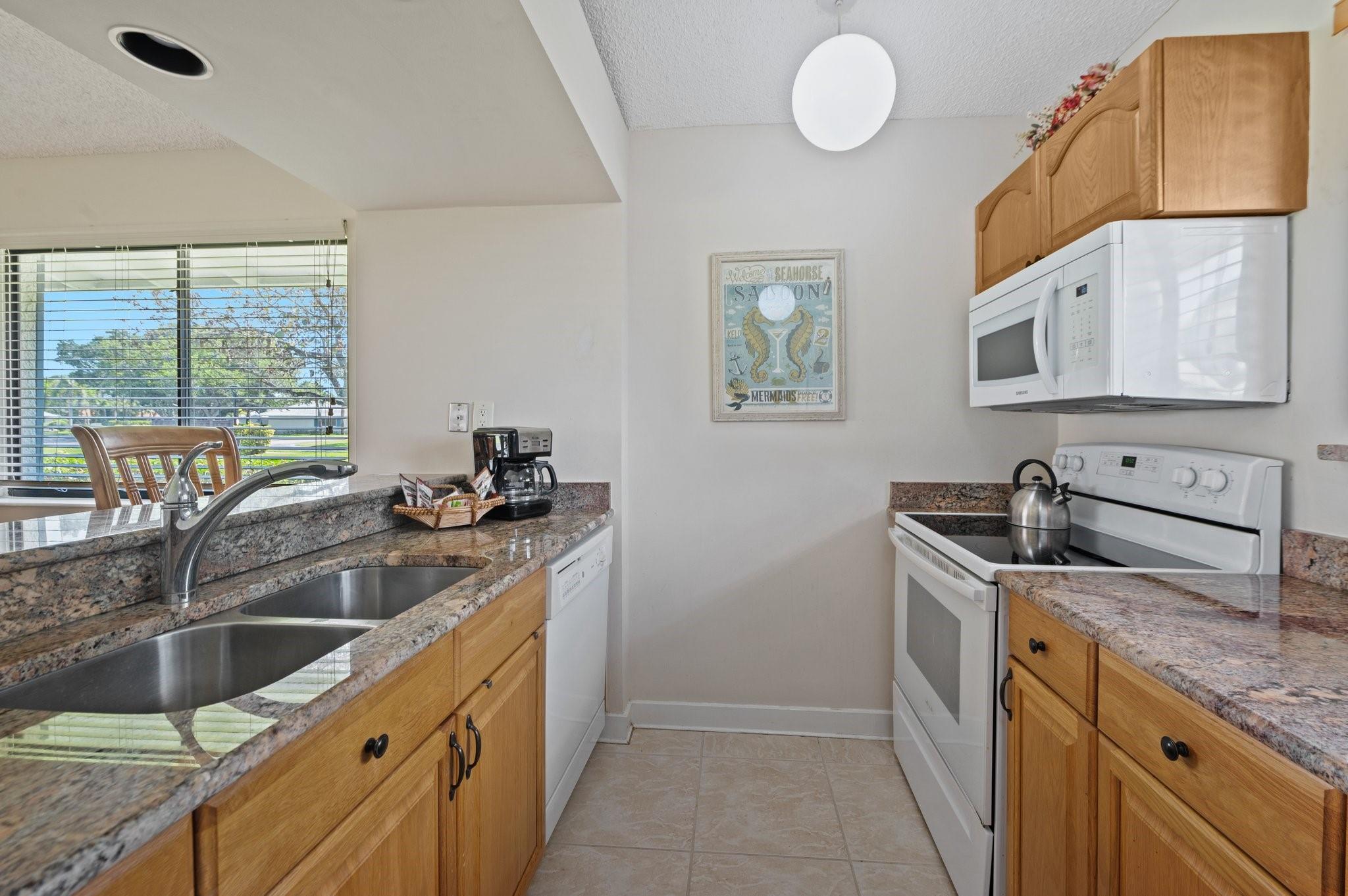 Photo for 616 Club Drive, 616, Palm Beach Gardens, FL 33418 - Listing #FX-10502346 616 Club Drive, 616, Palm Beach Gardens, FL 33418