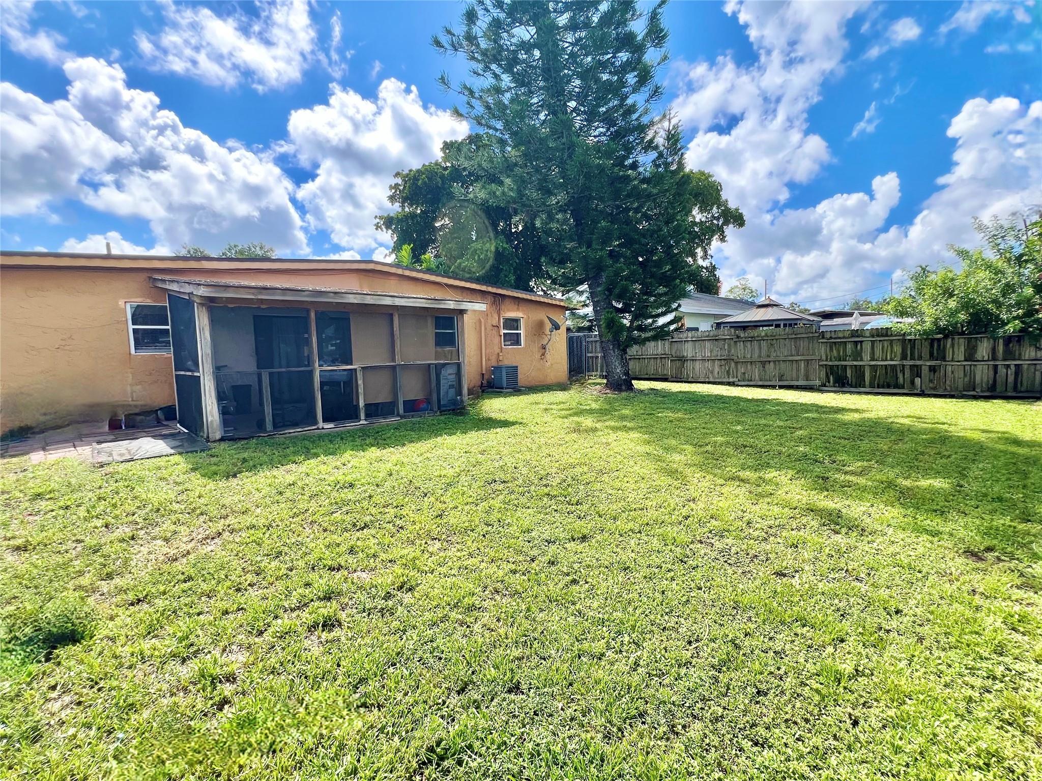 Photo for 5751 SW 54th Avenue, Davie, FL 33314 - Listing #FX-10520099 5751 SW 54th Avenue, Davie, FL 33314