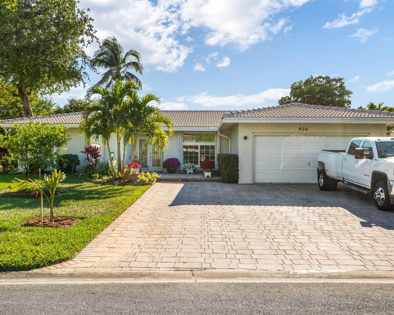 906 NW 83rd Drive, Coral Springs, FL 33071