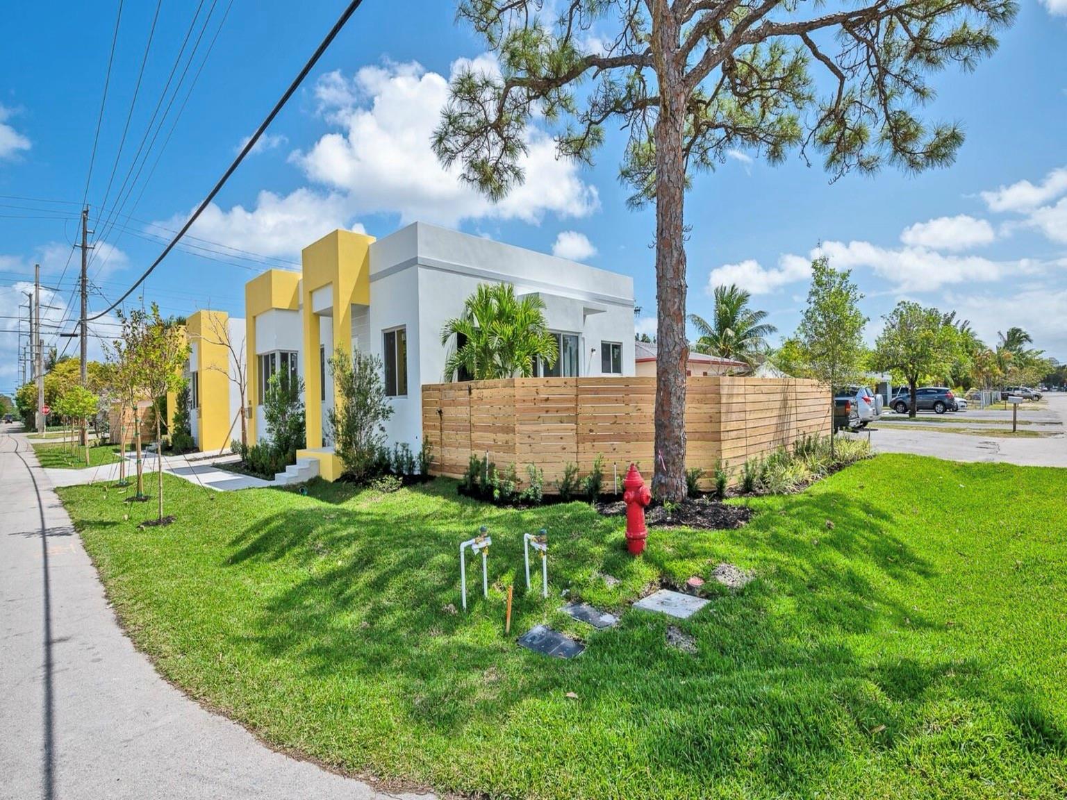 560 NW 12th Street, Fort Lauderdale, FL 33311