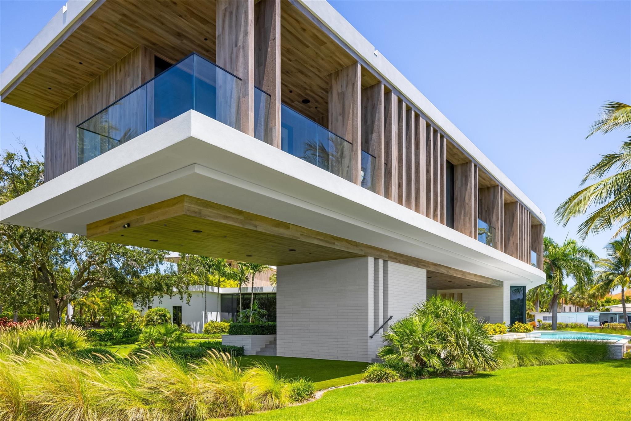 516 Mola Avenue, Fort Lauderdale, FL 33301