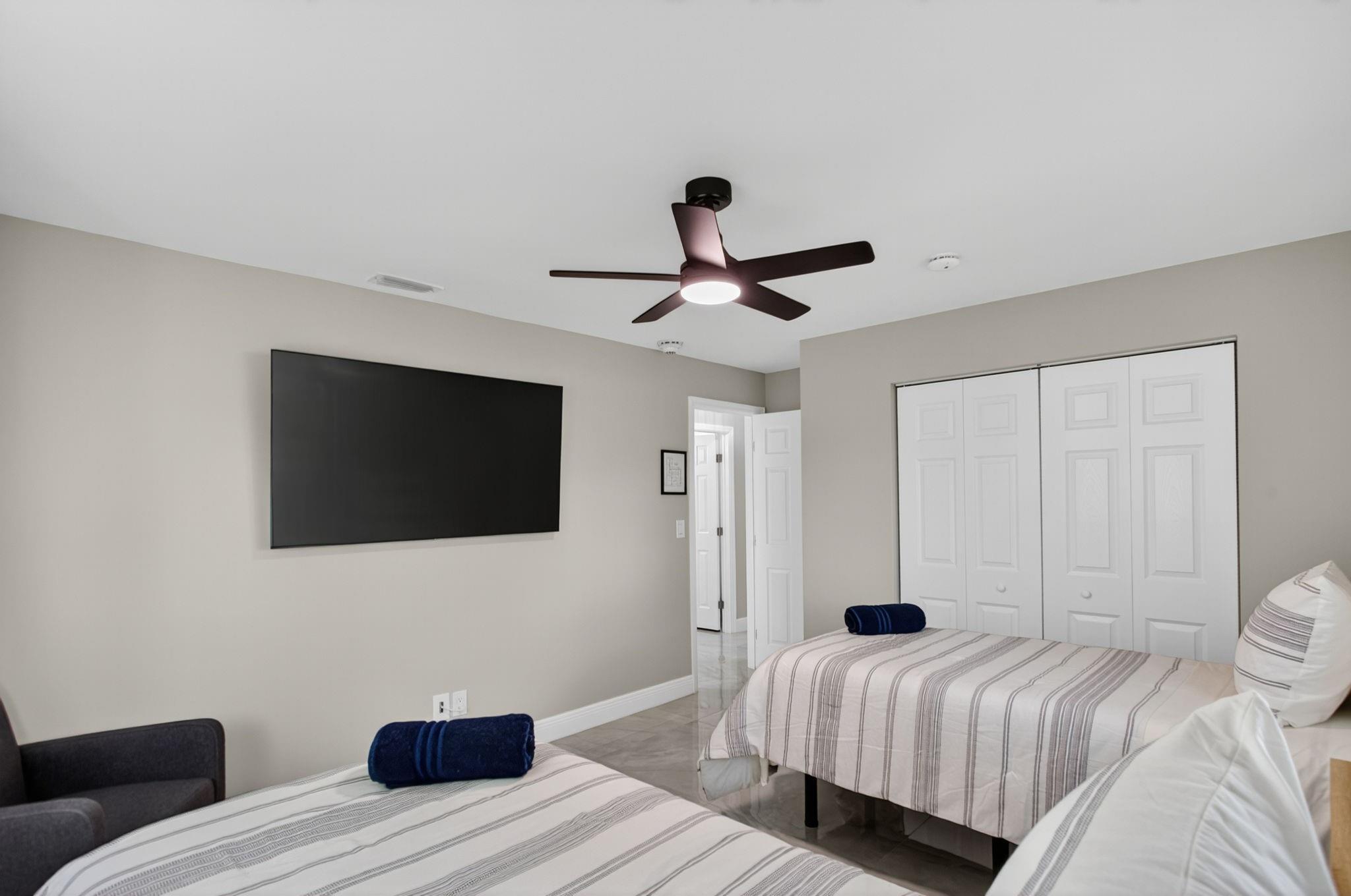 2421 NW 114th Avenue, Coral Springs, FL 33065