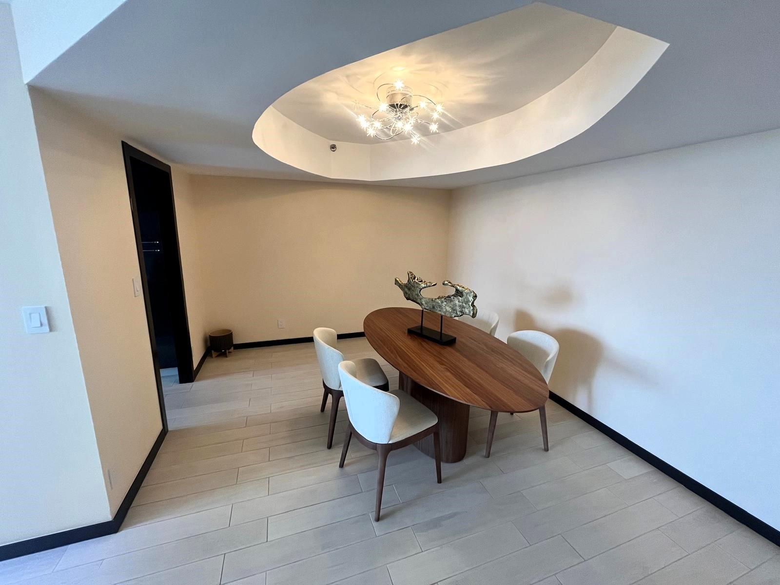 19707 Turnberry Way 8L, Miami, FL 33180