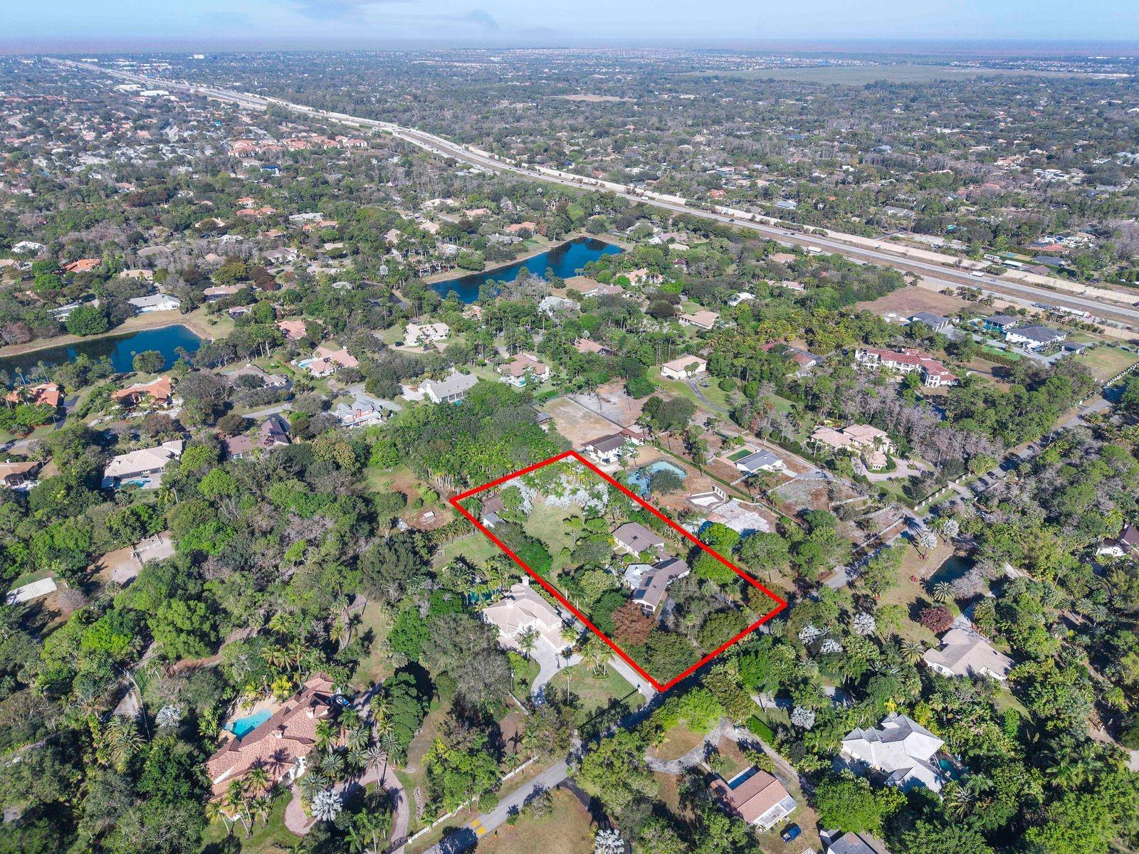 Can you see the 3 acre lot "approx" borderline in red?