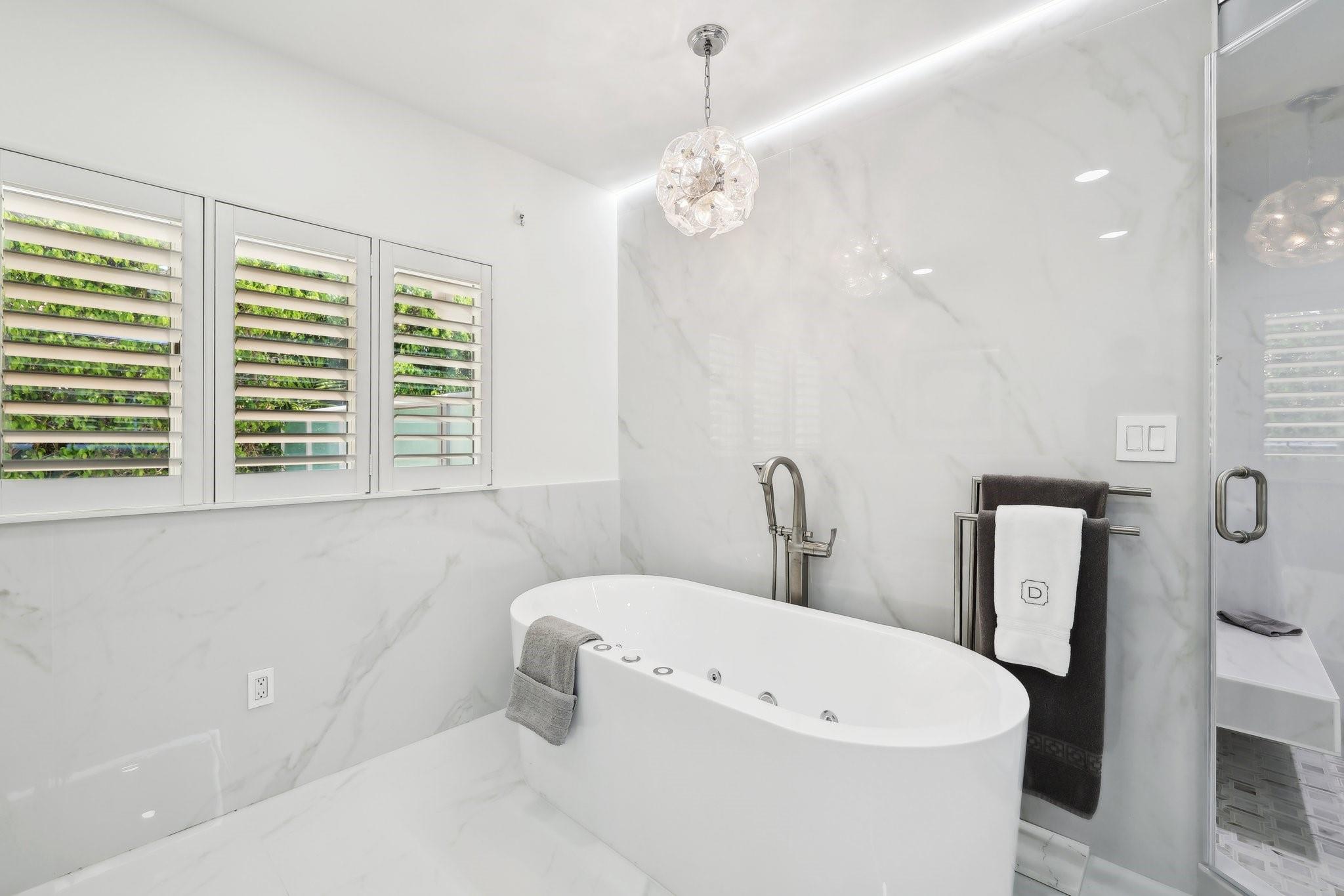 Photo for 2510 NE 47th Street, Fort Lauderdale, FL 33308 - Listing #FX-10520458 2510 NE 47th Street, Fort Lauderdale, FL 33308