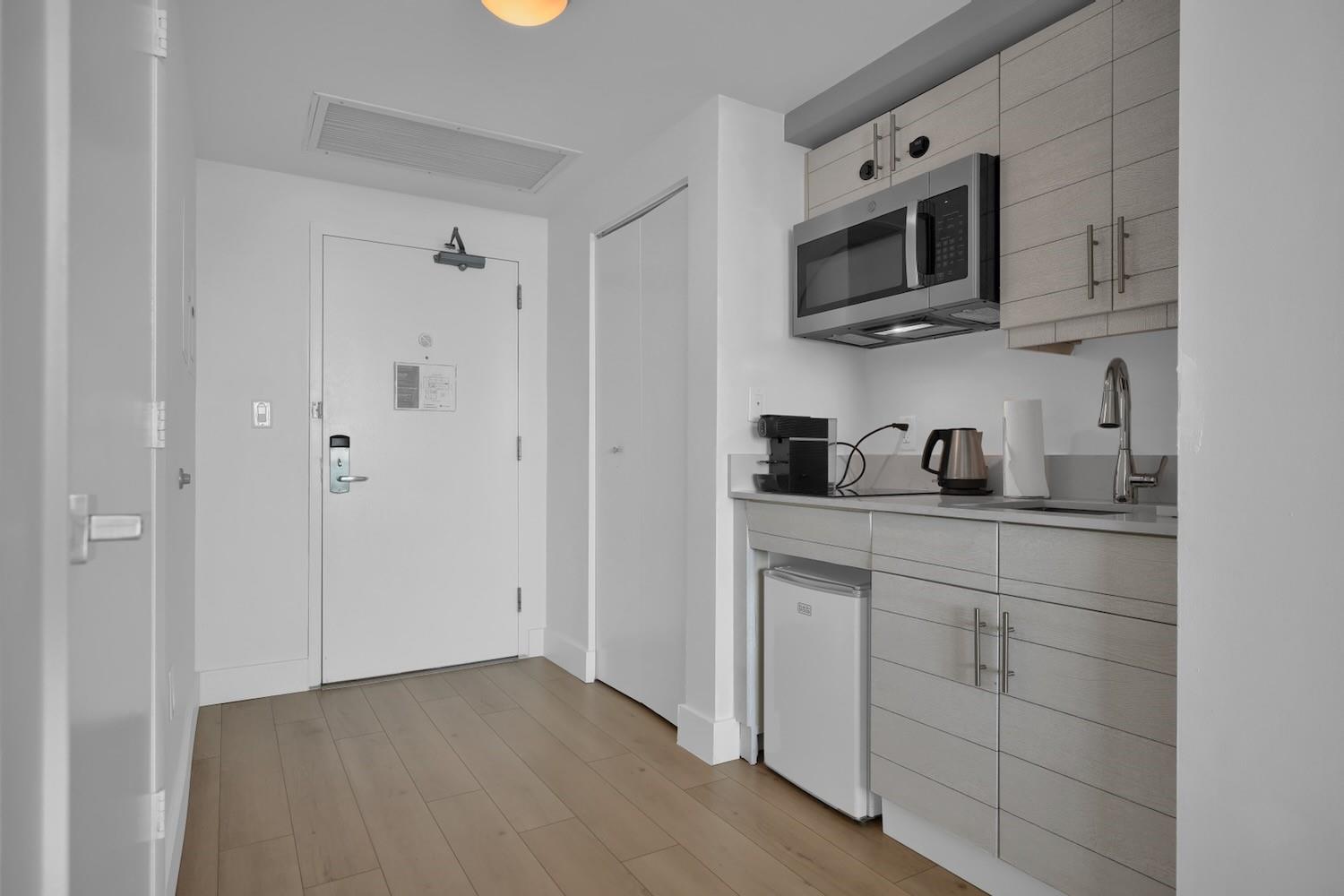 2889 Mcfarlane Road 1516, Miami, FL 33133