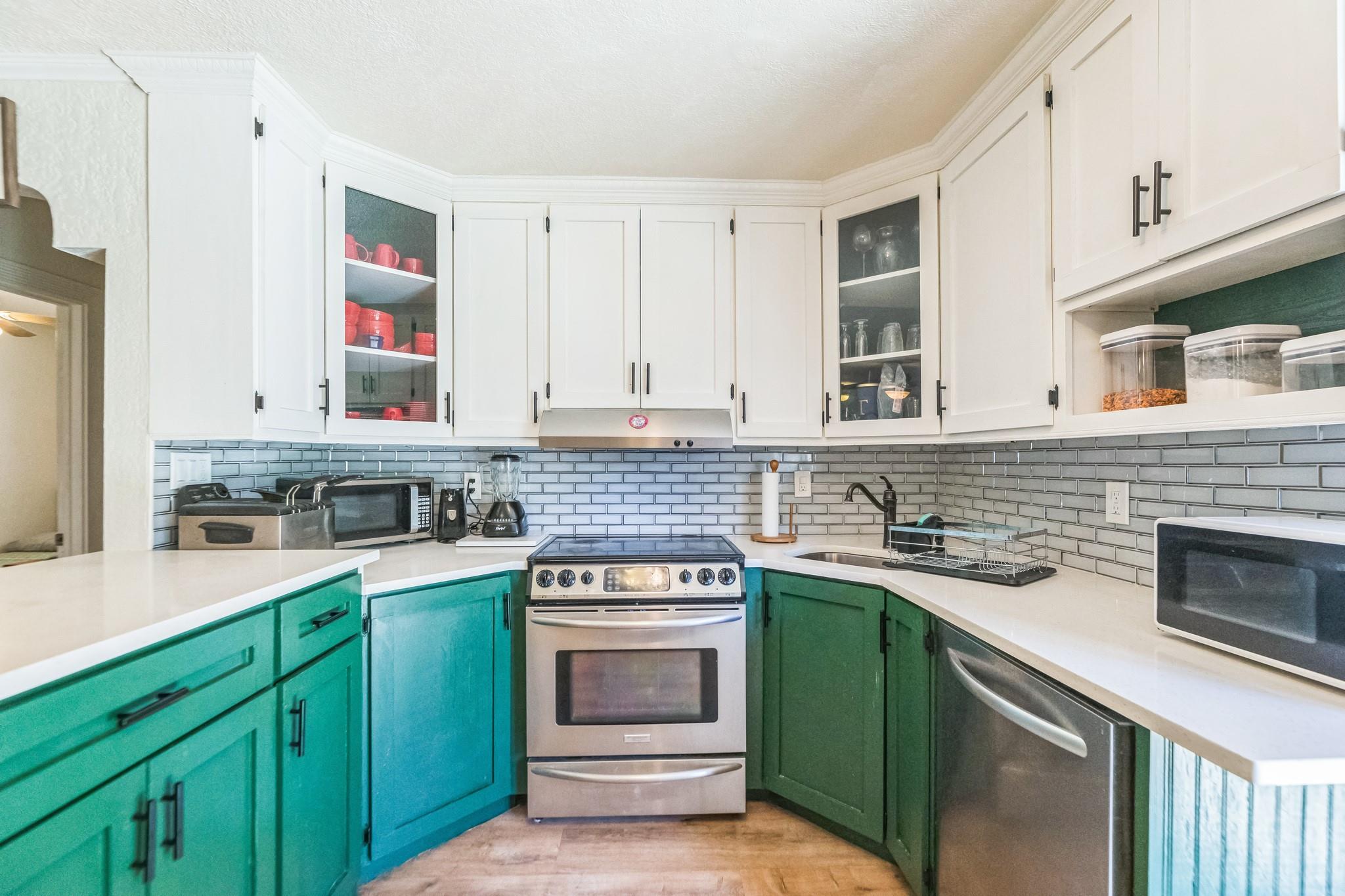 Photo for 5360 NE 10th Avenue, Deerfield Beach, FL 33064 - Listing #FX-10496756 5360 NE 10th Avenue, Deerfield Beach, FL 33064