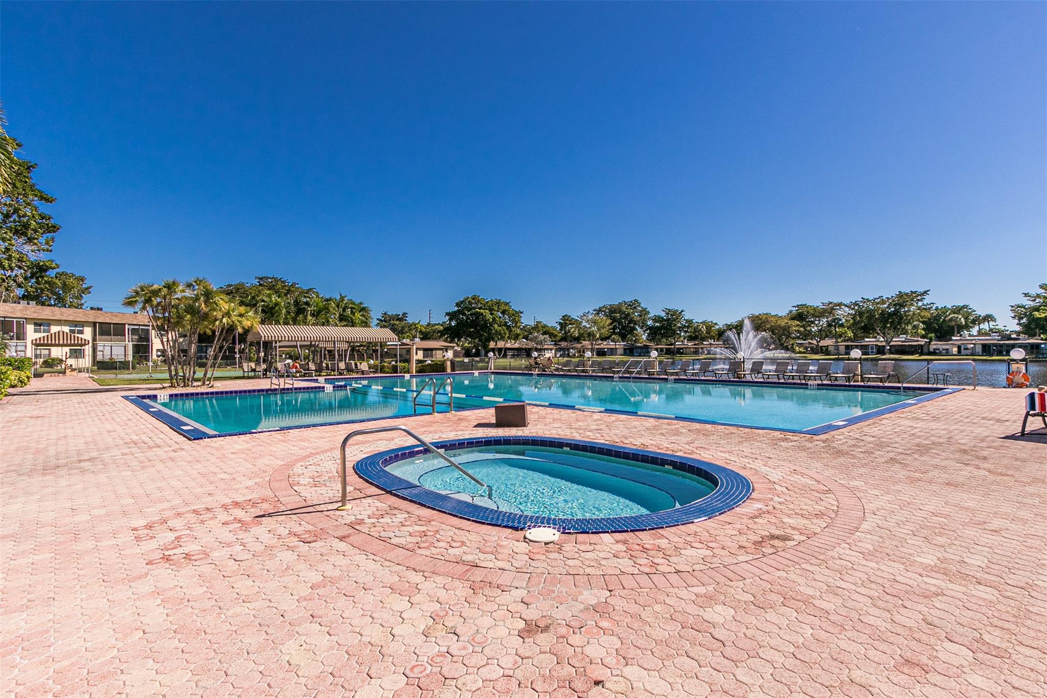 450 Briarwood Circle 2, Hollywood, FL 33024