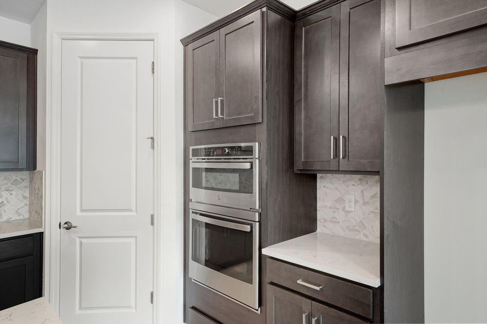 532 SE Ranch Oak Circle ~ Ready Now