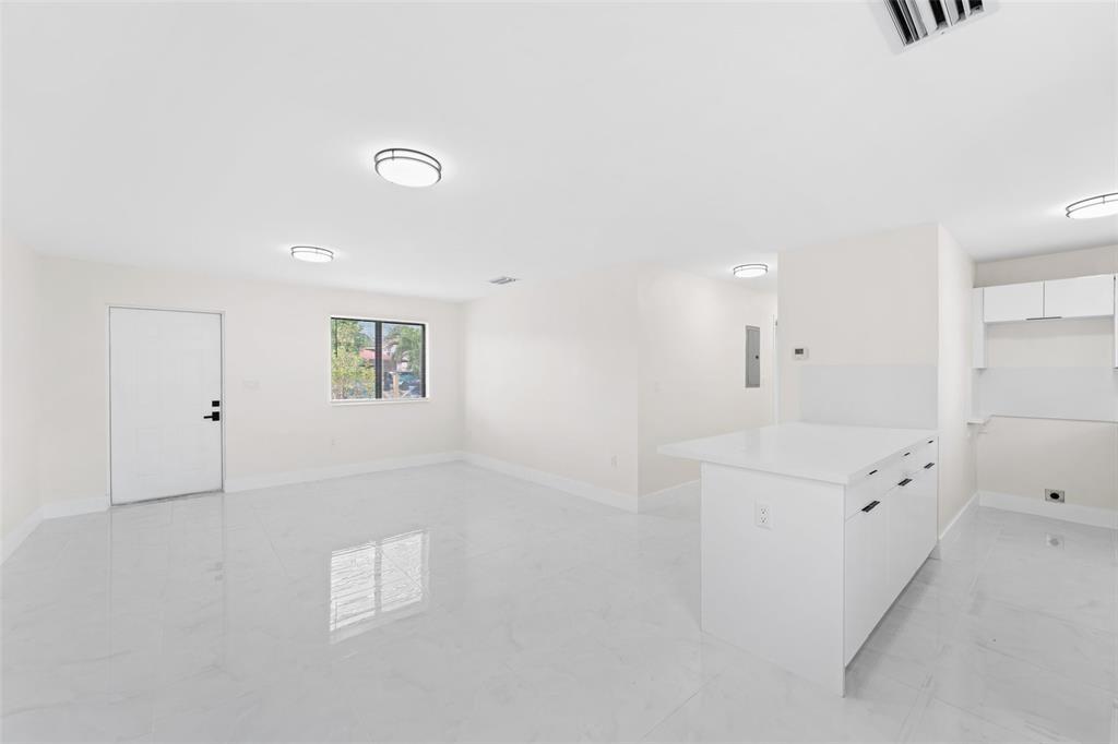 1999 NW 46th Street, Miami, FL 33142