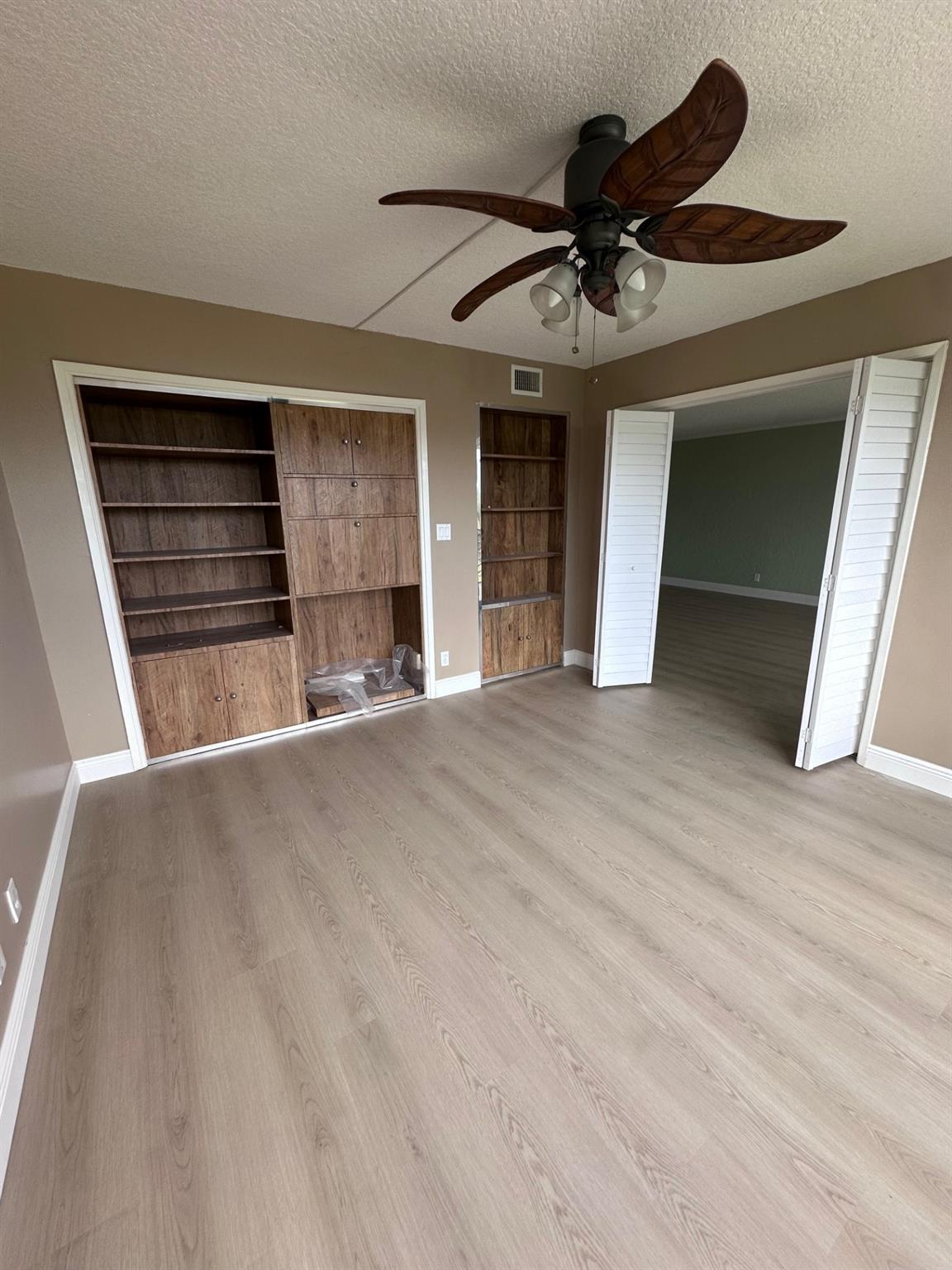 Photo for 3850 Oaks Clubhouse Drive, 403, Pompano Beach, FL 33069 - Listing #FX-10500367 3850 Oaks Clubhouse Drive, 403, Pompano Beach, FL 33069