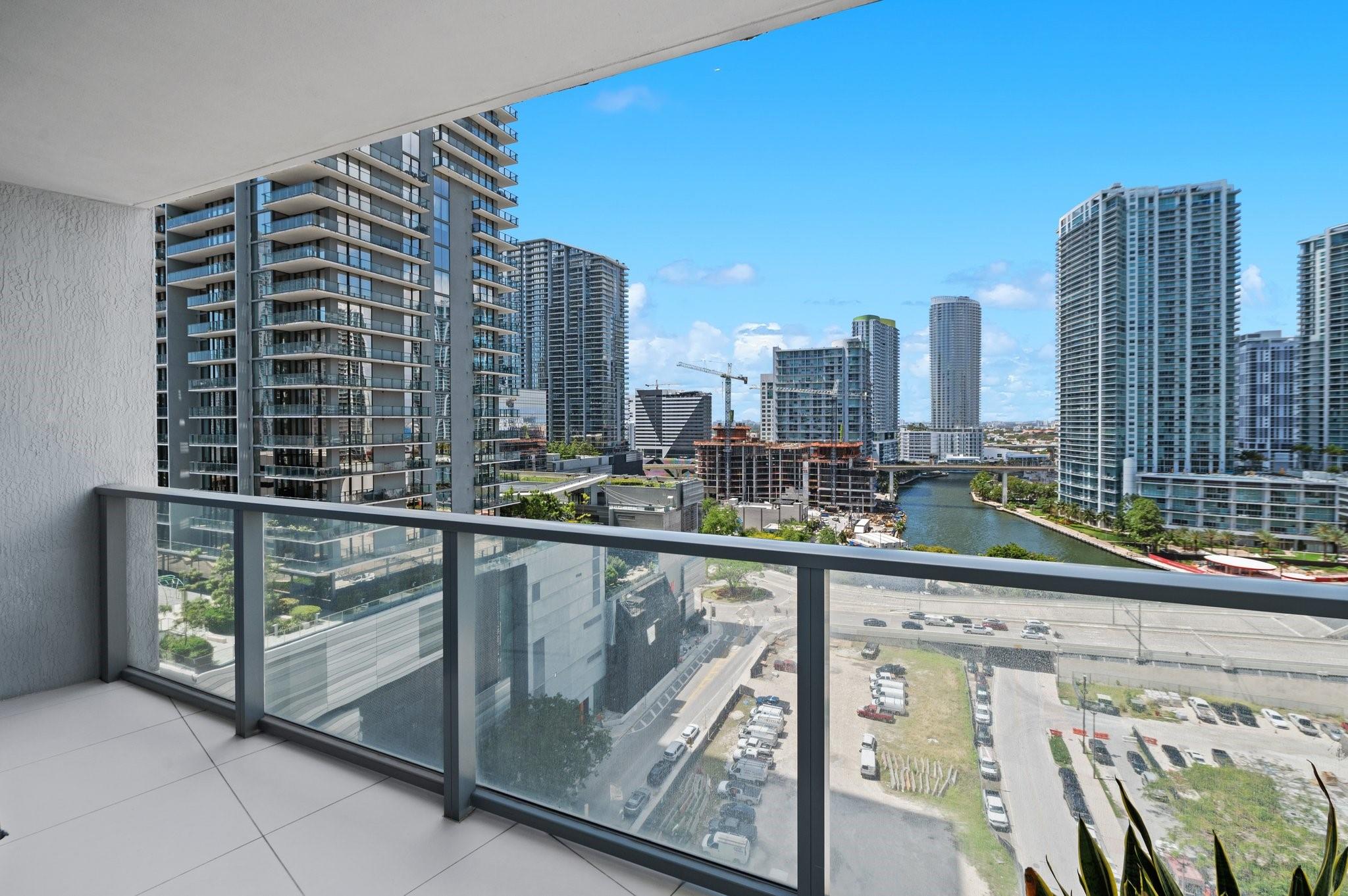 31 SE 6th Street 2002, Miami, FL 33131