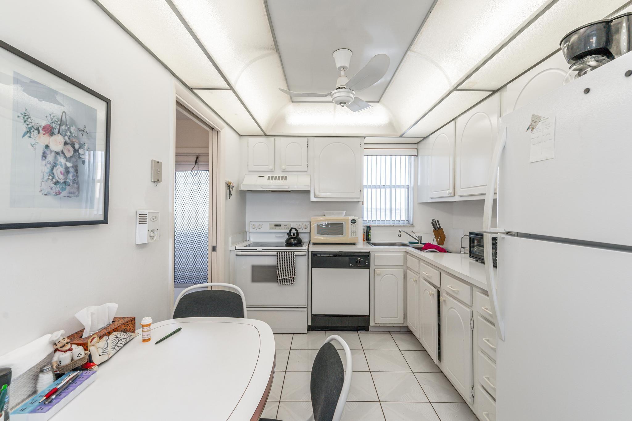 Photo for 8900 Washington Boulevard, 506B, Pembroke Pines, FL 33025 - Listing #FX-10484168 8900 Washington Boulevard, 506B, Pembroke Pines, FL 33025