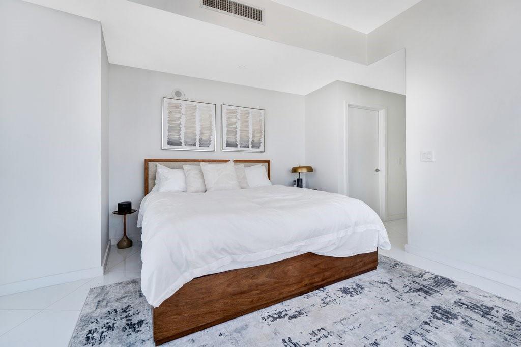 851 NE 1st Avenue 2202, Miami, FL 33132