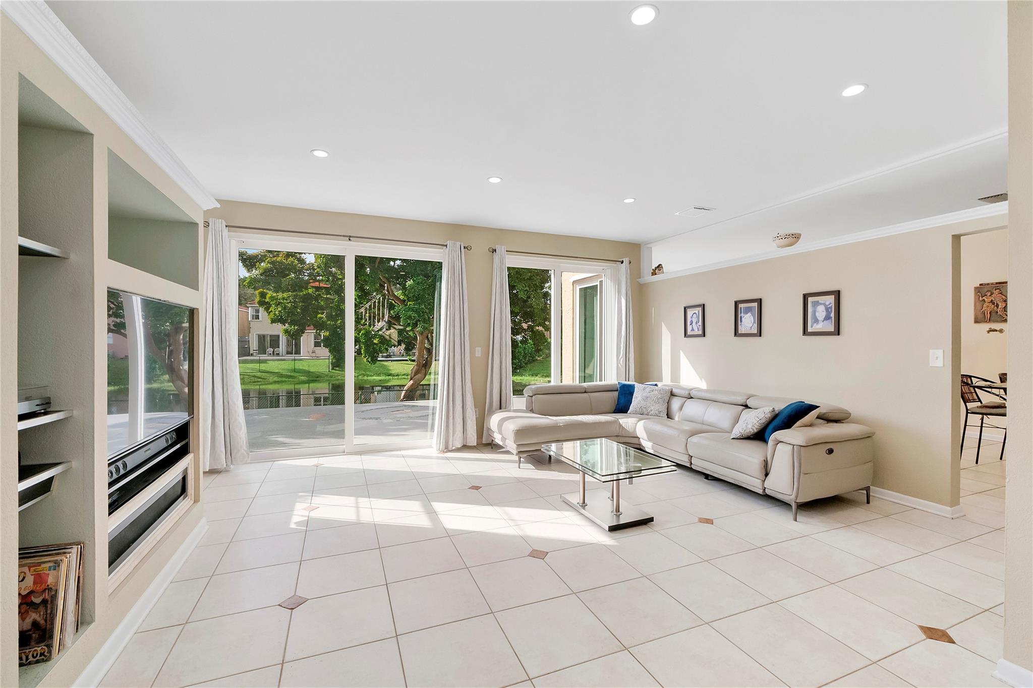 659 NW 88th Drive, Coral Springs, FL 33071