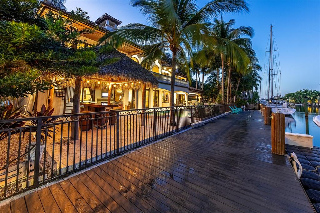 42 Nurmi Drive, Fort Lauderdale, FL 33301