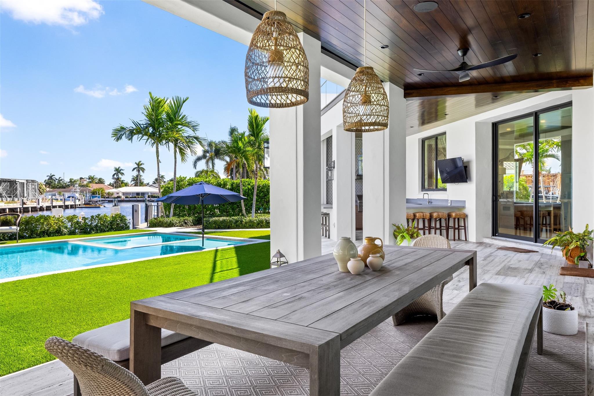 2300 NE 34th Court, Lighthouse Point, FL 33064