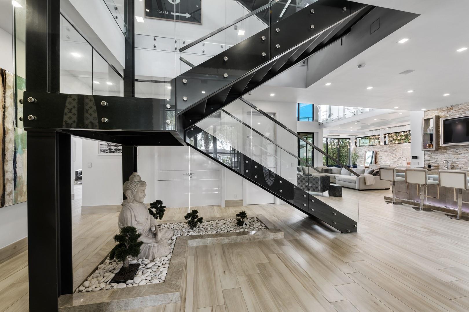 2437 Delmar Place, Fort Lauderdale, FL 33301