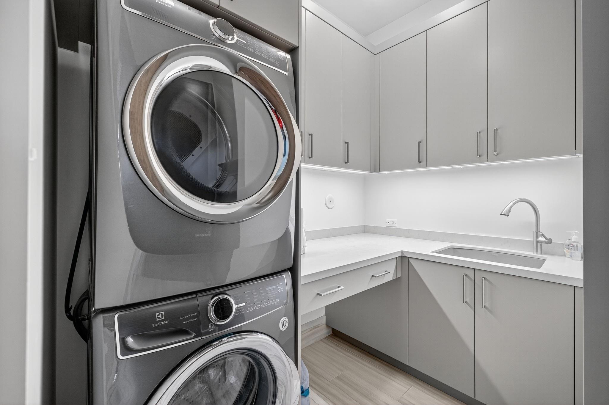 1 Royal Palm Drive, Fort Lauderdale, FL 33301