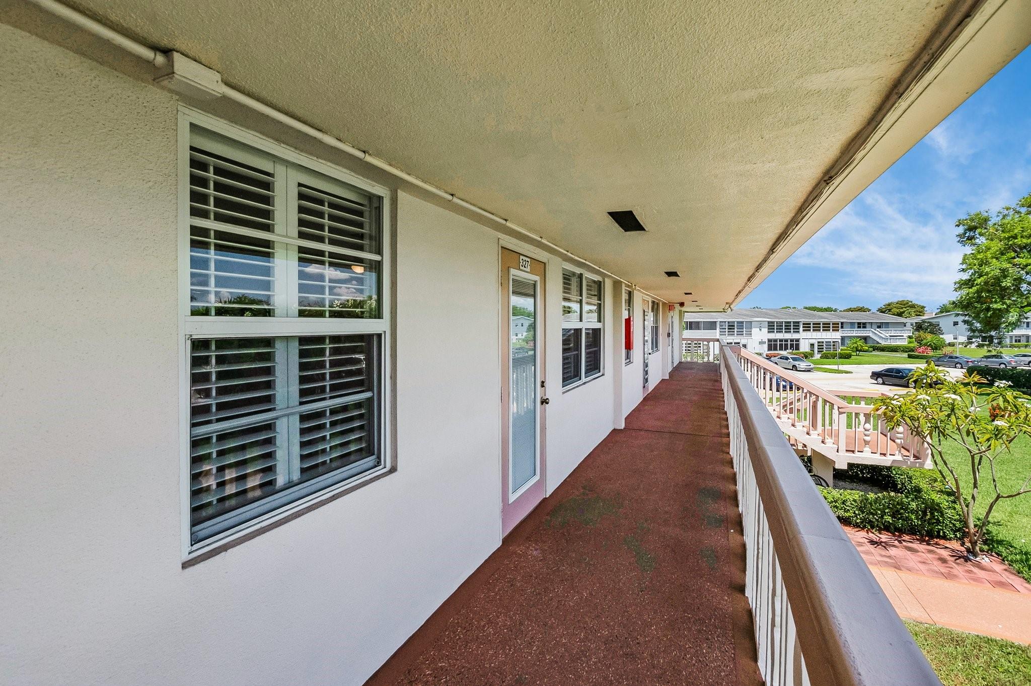 Photo for 327 Farnham P, 327, Deerfield Beach, FL 33442 - Listing #FX-10506185 327 Farnham P, 327, Deerfield Beach, FL 33442