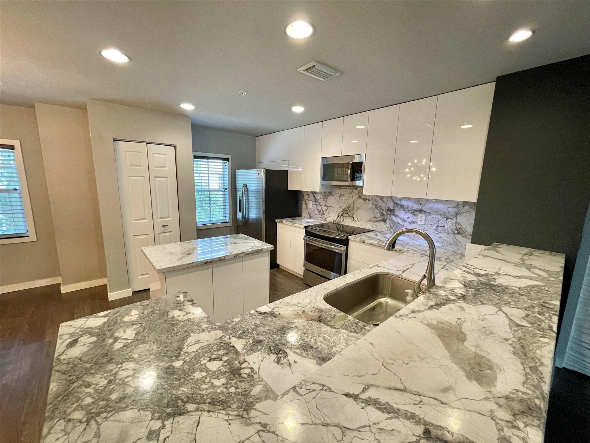 Photo for 621 SW 1st Avenue, 621, Pompano Beach, FL 33060 - Listing #FX-10514485 621 SW 1st Avenue, 621, Pompano Beach, FL 33060