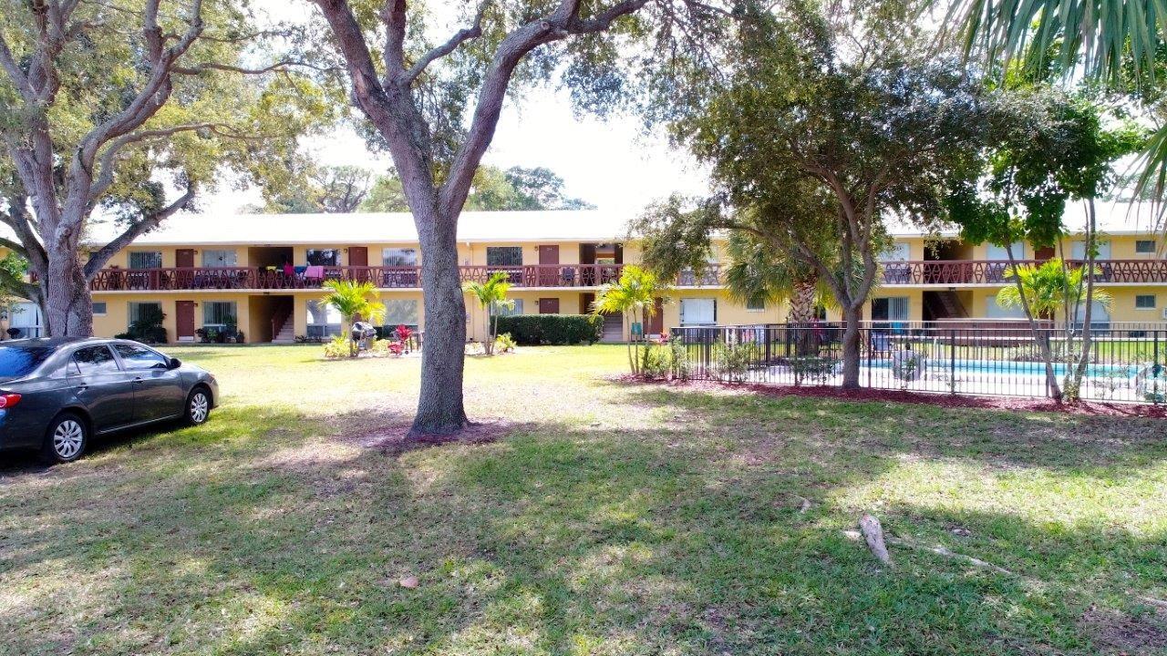 4328 SW 6th Street 206, Plantation, FL 33317