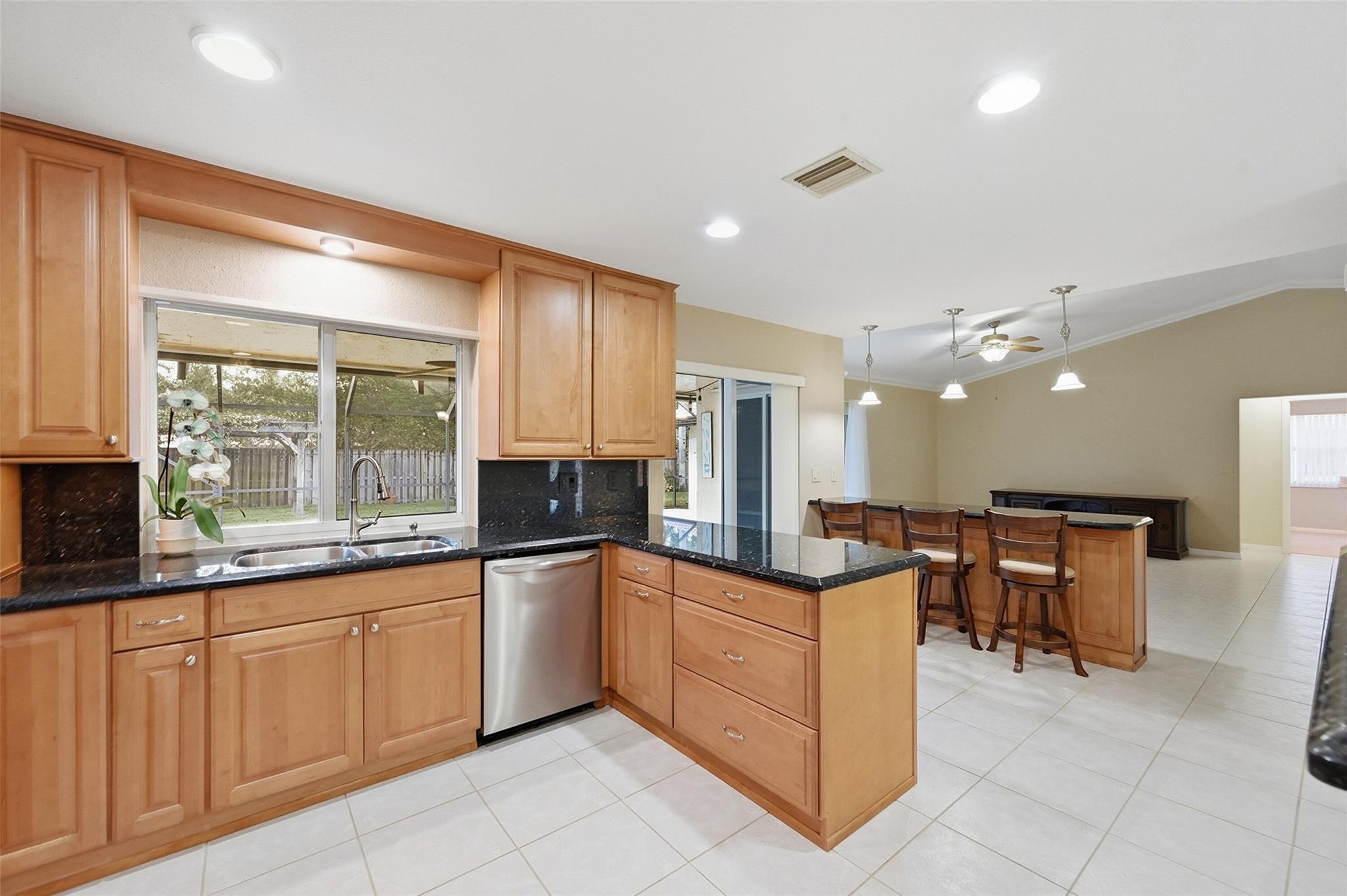 392 NW 113th Terrace, Coral Springs, FL 33071