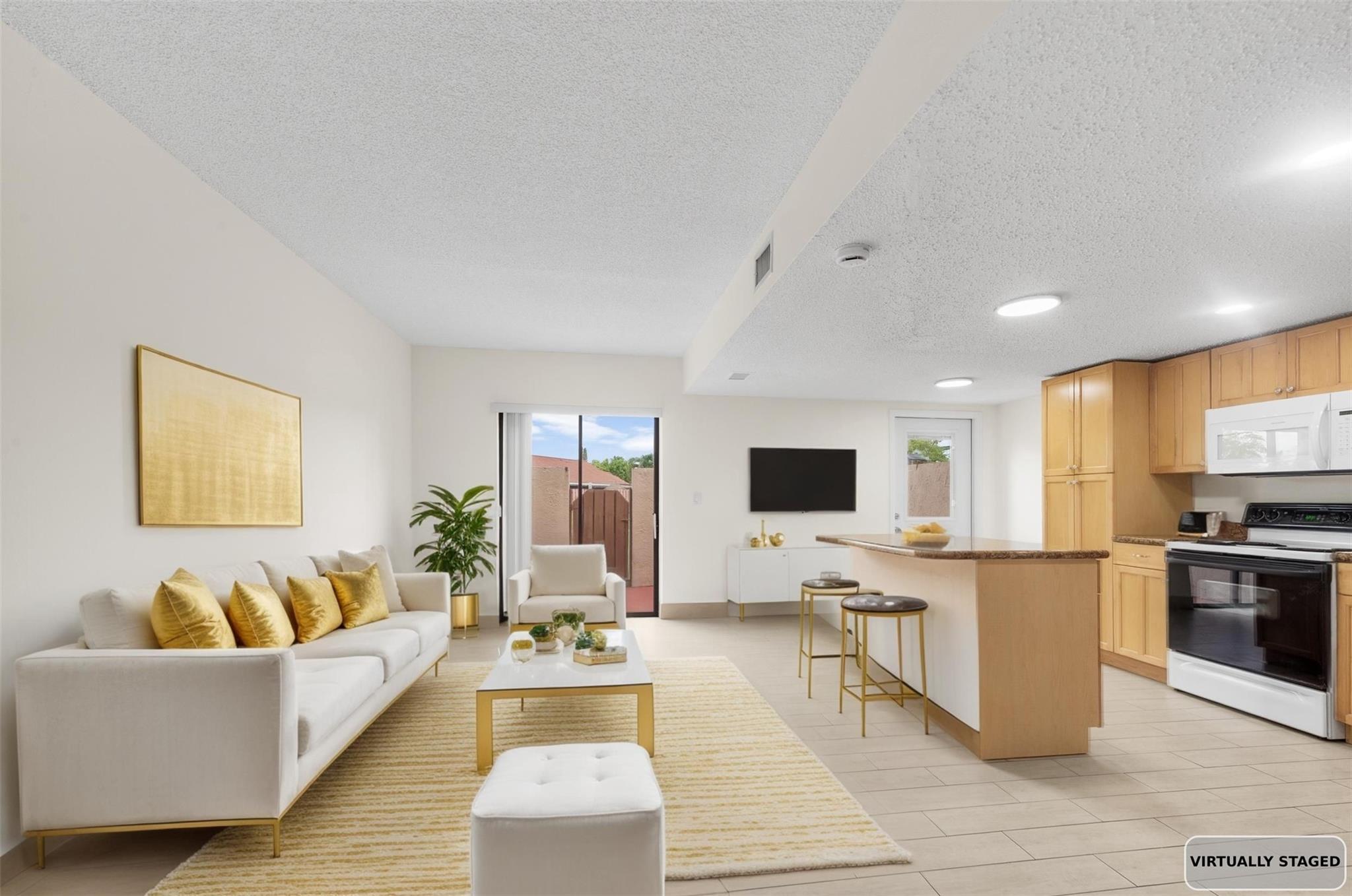 Photo for 11225 SW 9th Court, 11225, Pembroke Pines, FL 33025 - listing #FX-10530510 11225 SW 9th Court, 11225, Pembroke Pines, FL 33025