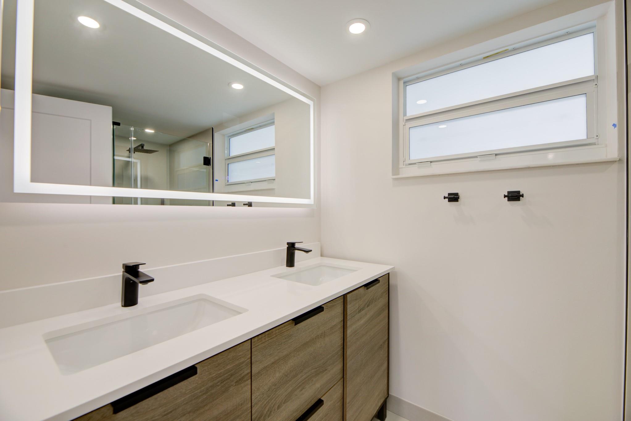 Main Bathroom Vanity