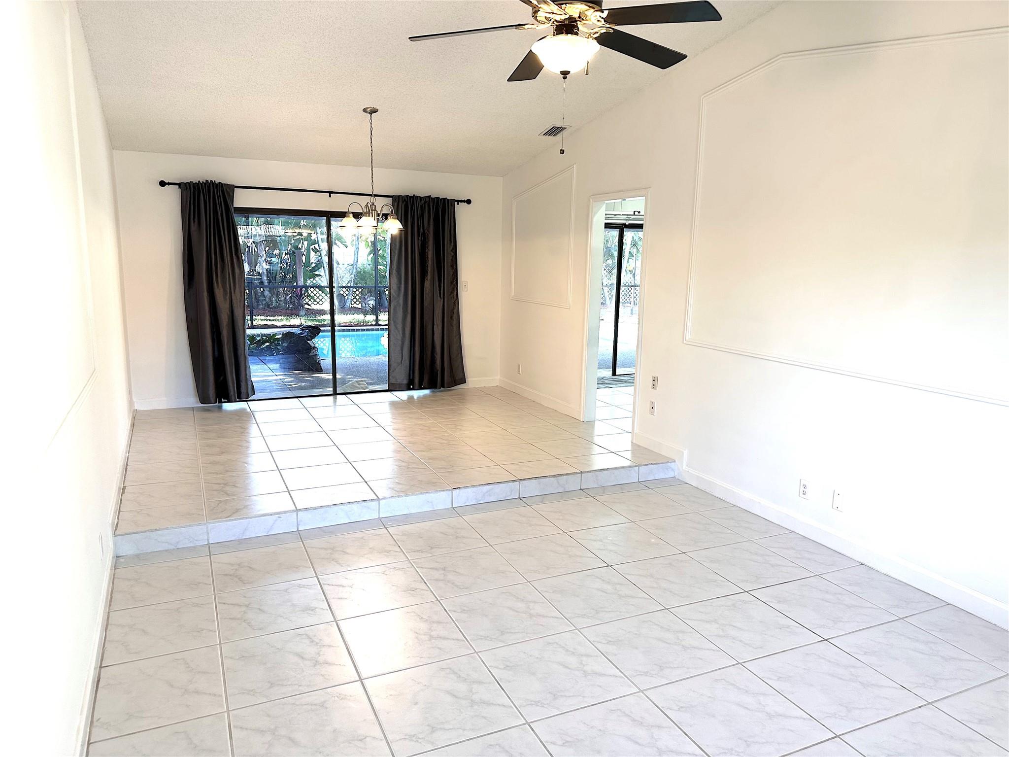 676 NW 107th Lane, Coral Springs, FL 33071