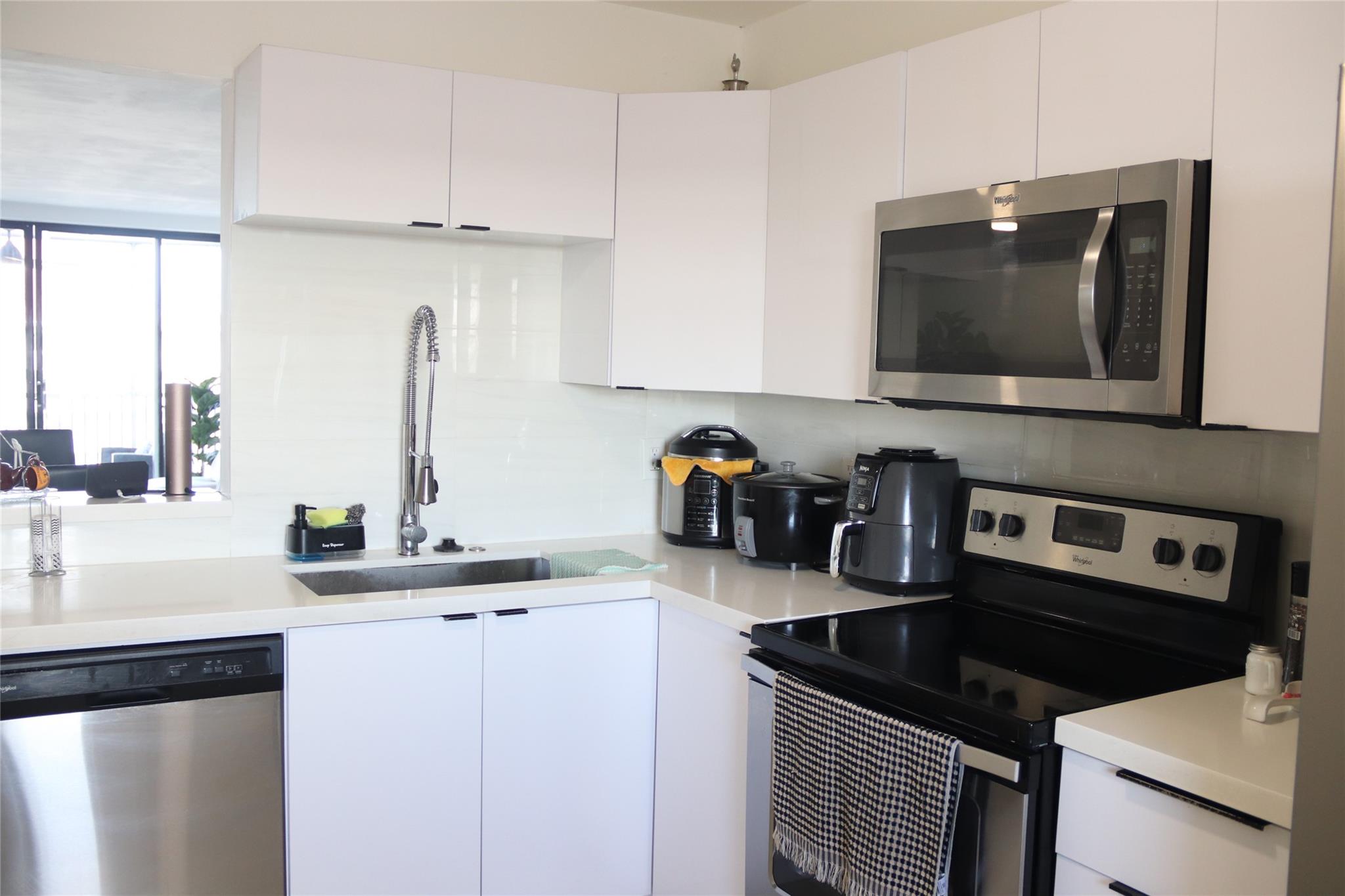 1770 NE 191st Street 816, Miami, FL 33179