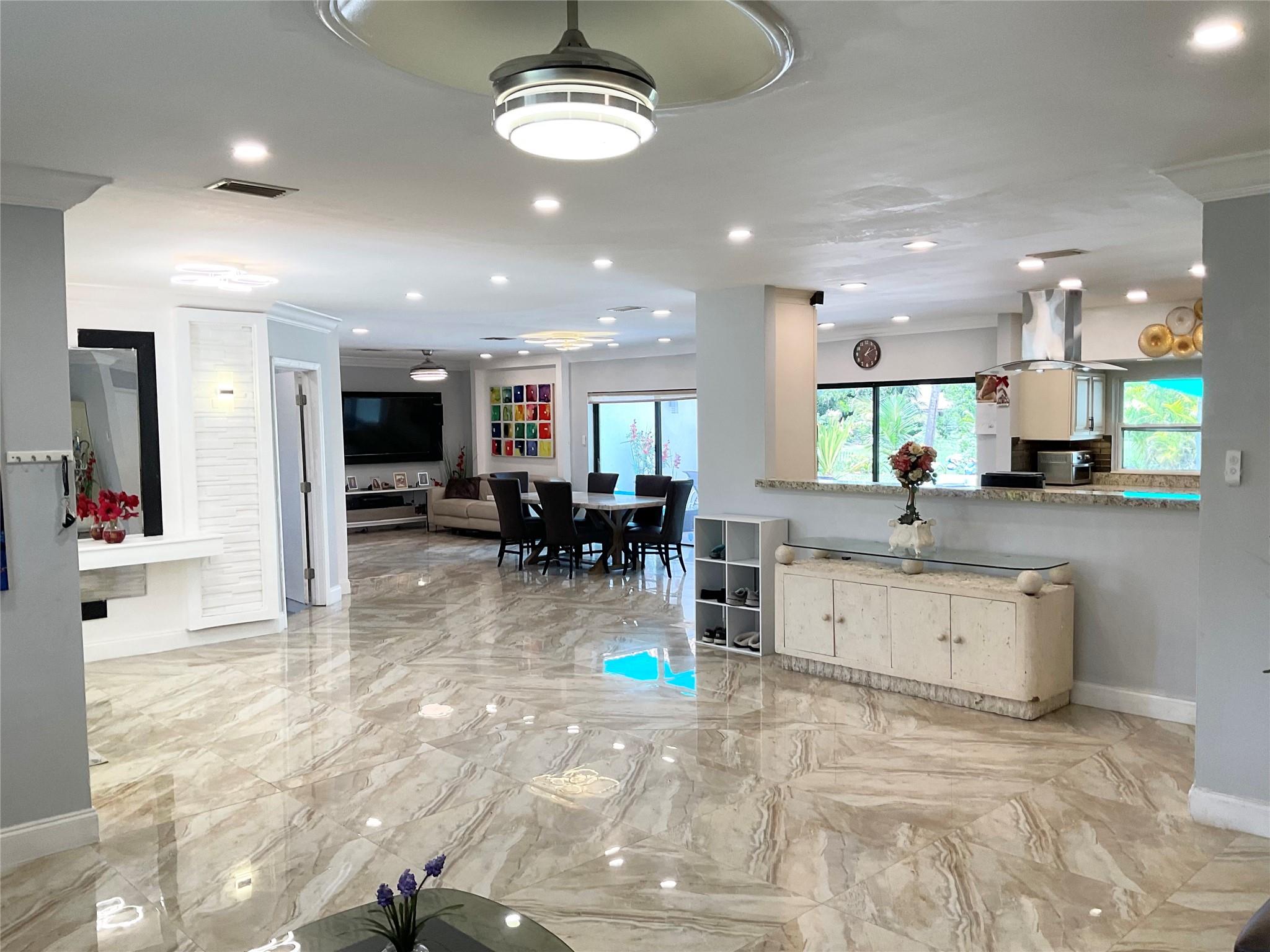 10477 NW 4th Street, Coral Springs, FL 33071