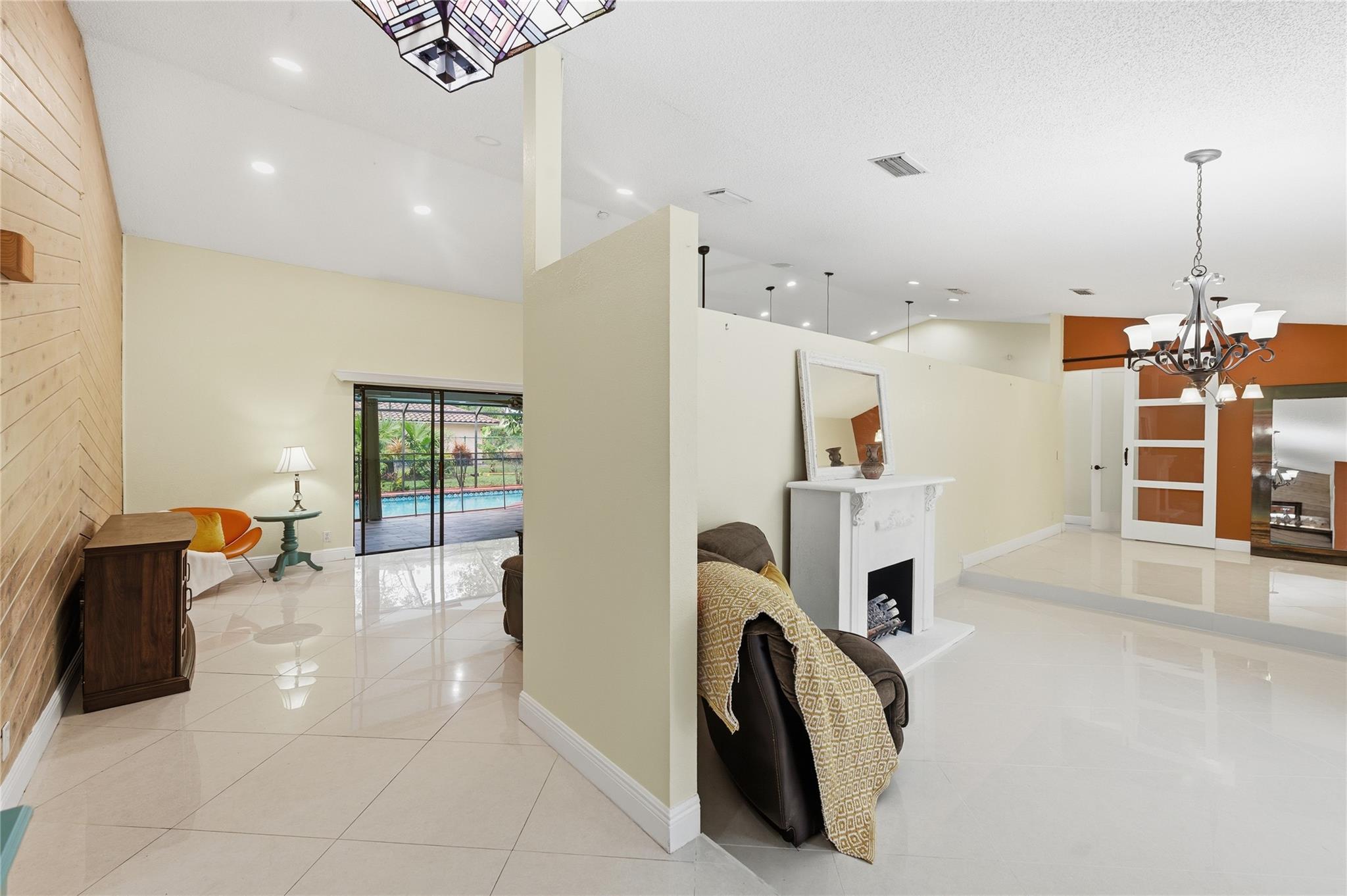 10949 NW 1st Mnr, Coral Springs, FL 33071