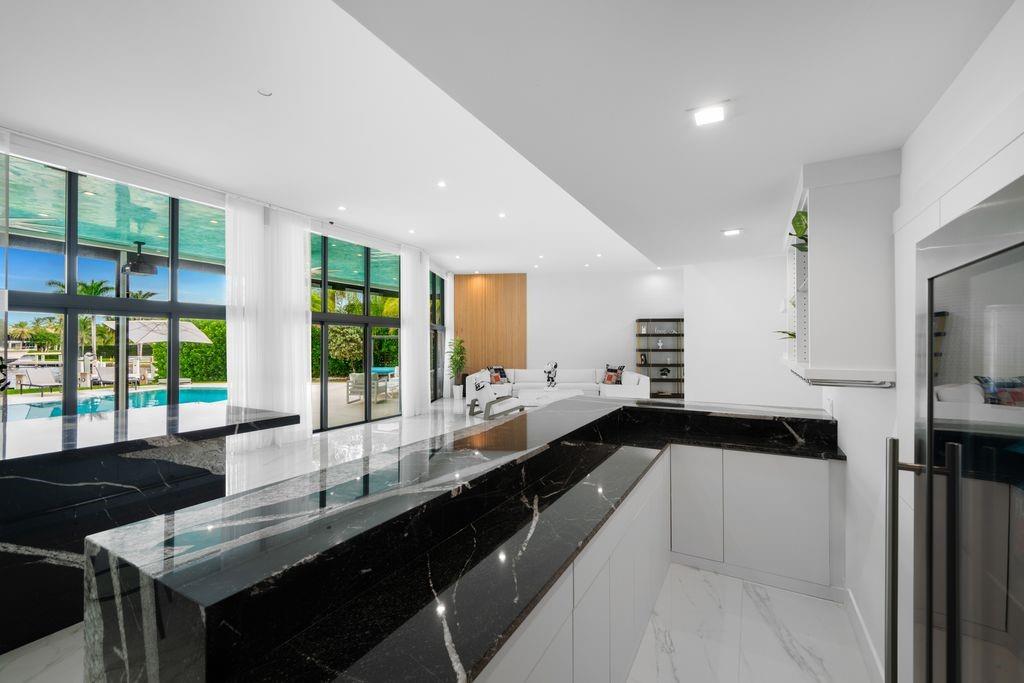 19 Gatehouse Road, Sea Ranch Lakes, FL 33308