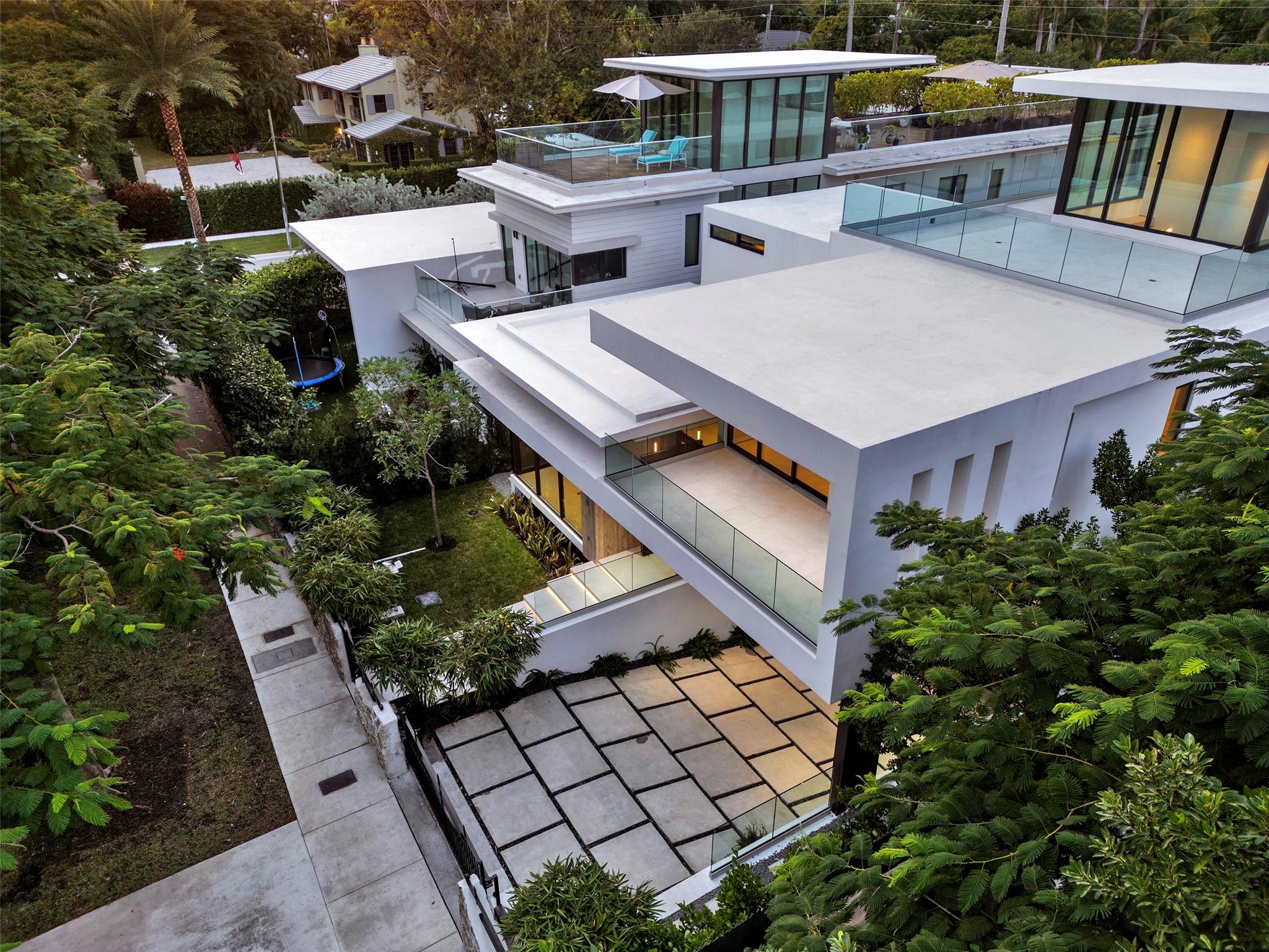 2130 S Miami Avenue, Miami, FL 33129