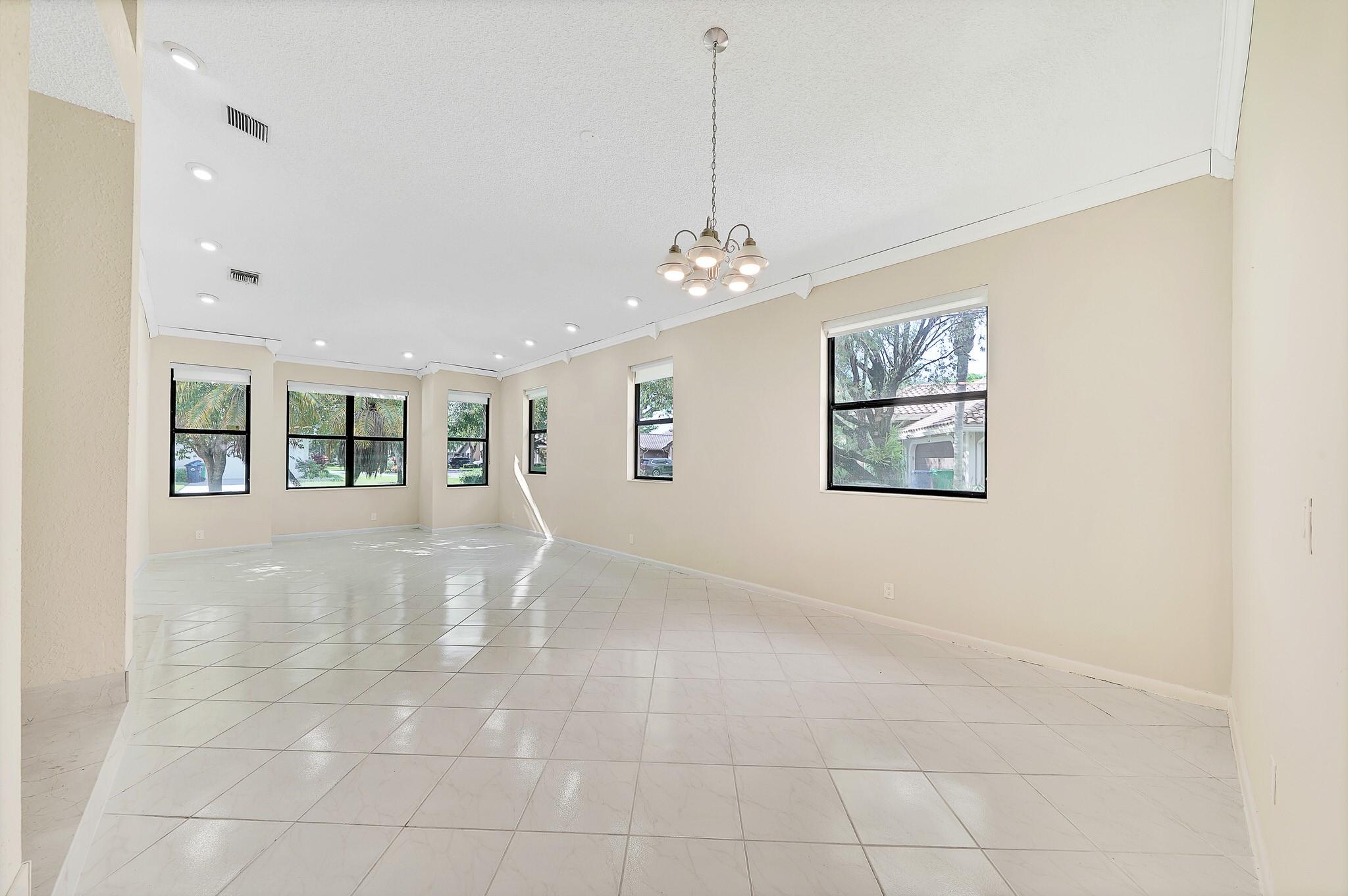 645 NW 102nd Avenue, Coral Springs, FL 33071