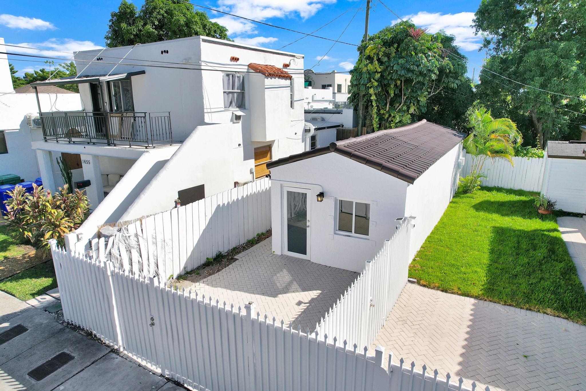 2291 SW 17th Street, Miami, FL 33145