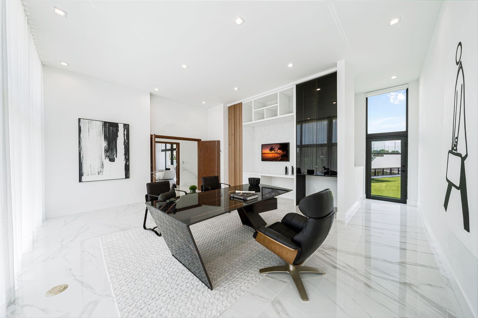 19 Gatehouse Road, Sea Ranch Lakes, FL 33308