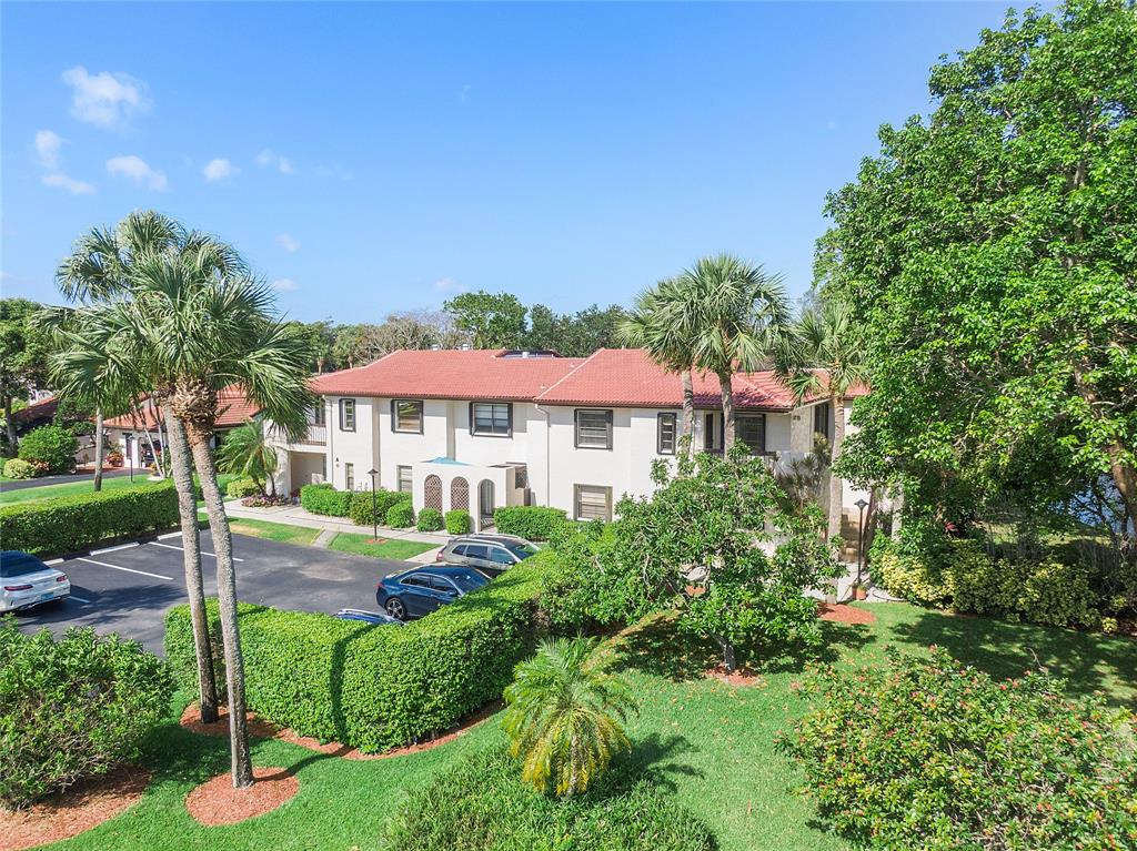 Photo for 8210 E Casa Del Lago, E, Boca Raton, FL 33433 - Listing #FX-10435946 8210 E Casa Del Lago, E, Boca Raton, FL 33433