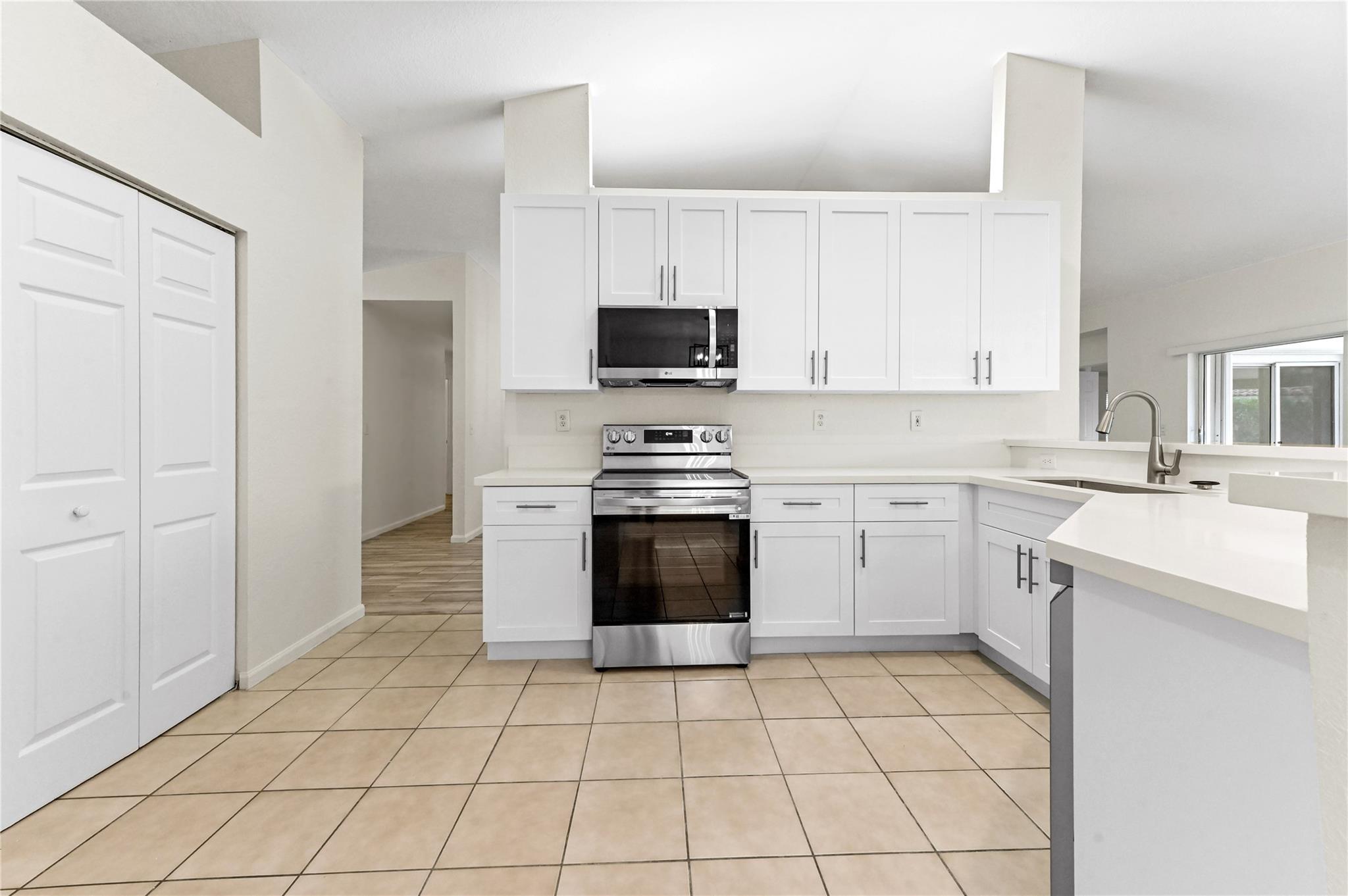 5606 NW 109th Way, Coral Springs, FL 33076