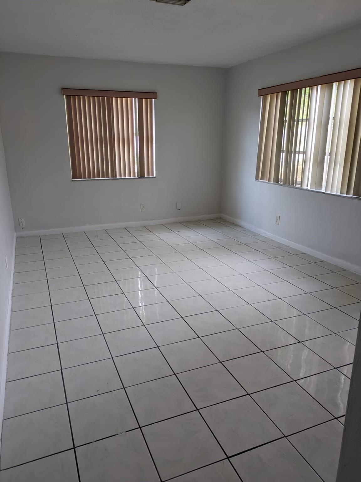 4000 NW Woodside Drive, Coral Springs, FL 33065