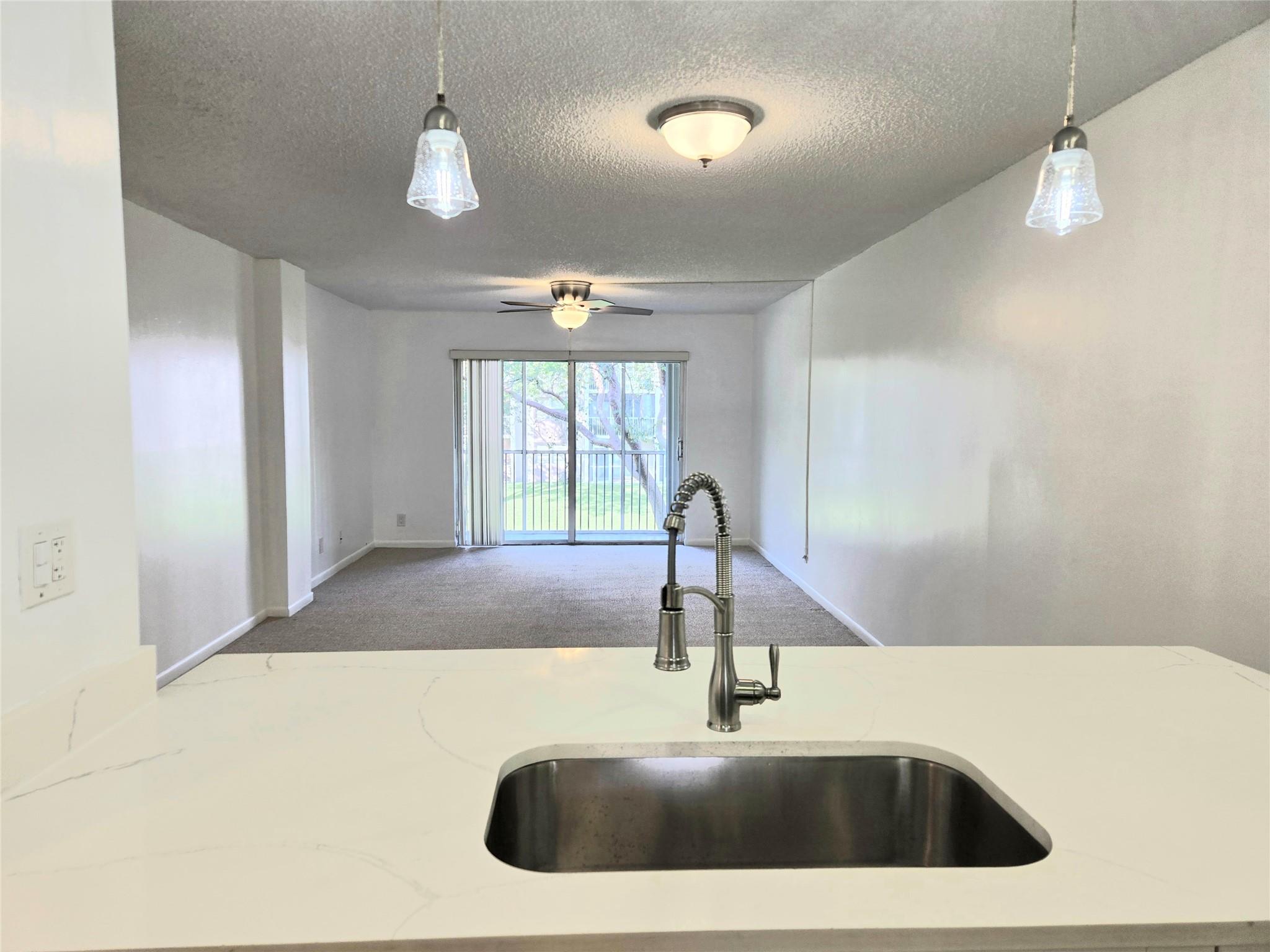 1100 NW 87th Avenue, Coral Springs, FL 33071