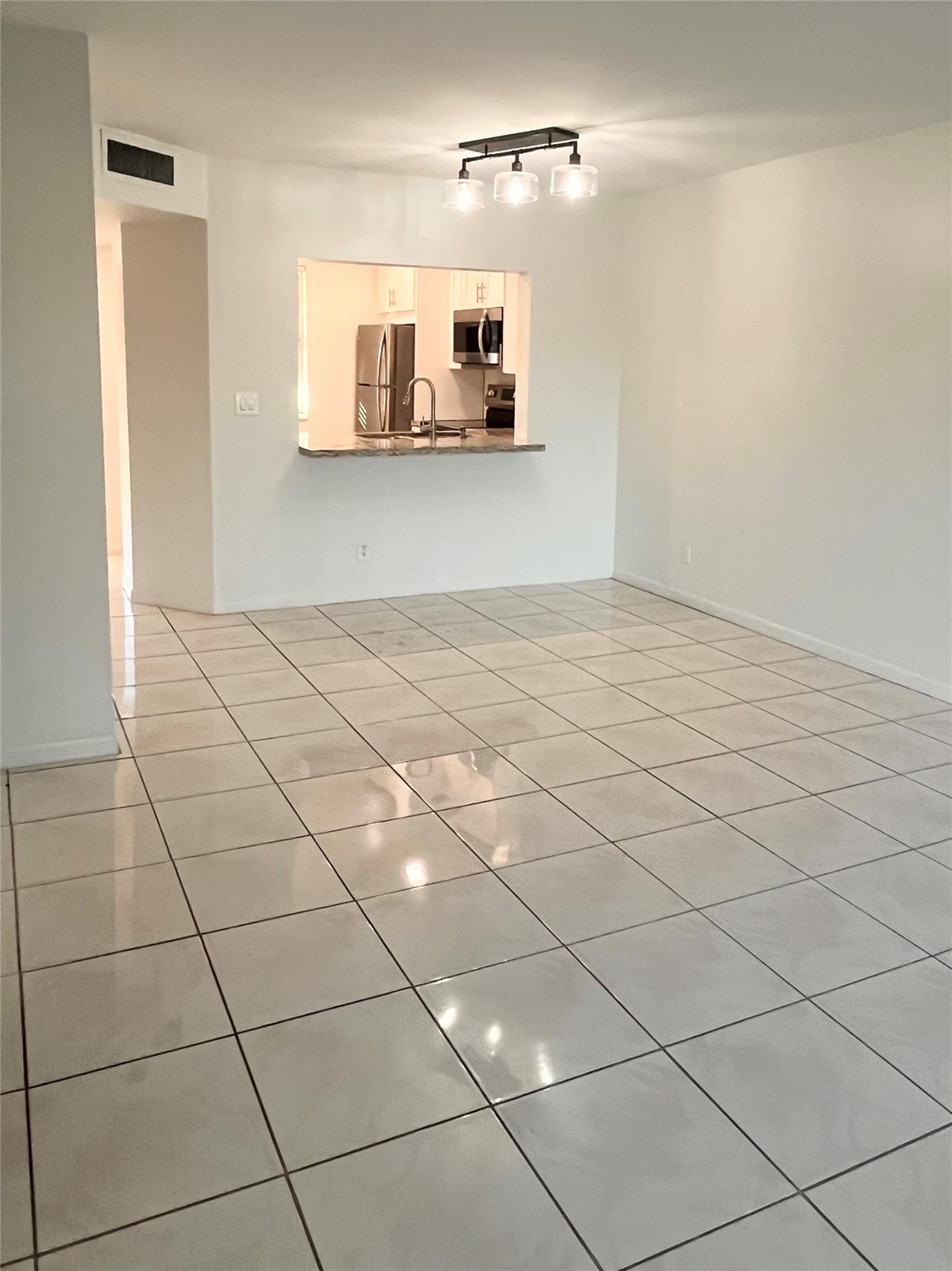 2423 NW 89th Drive 111, Coral Springs, FL 33065